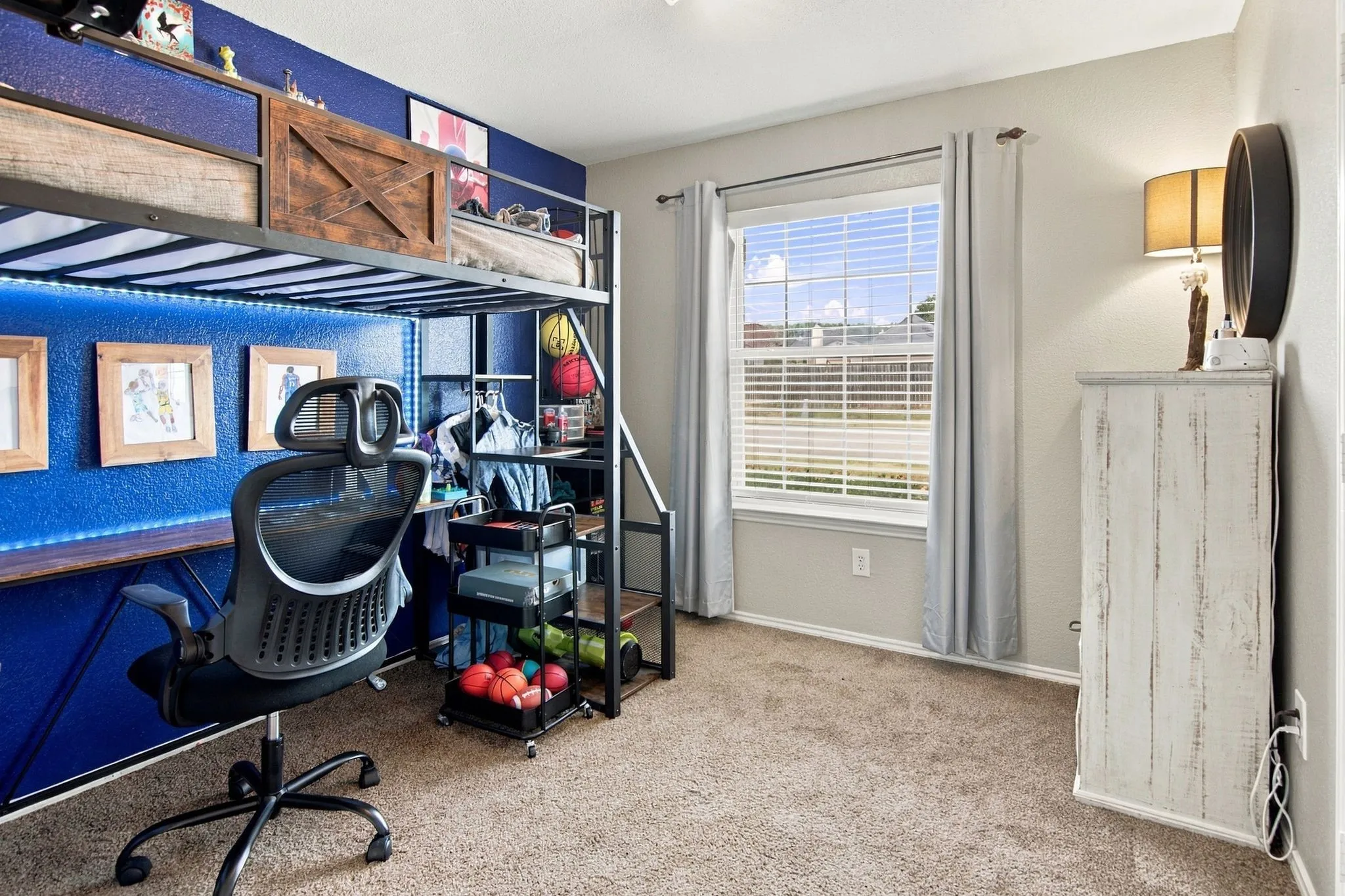 Single Family Residence For Sale in Johnson County , 849 Canyon Cove Drive, Burleson, Texas 76028, 4 Bedroom, 2 Bathroom, Garage spaces, 1,627 Sqft, built in 2001, mls#21391331, Real Estate Agent in Burleson, Homes For Sale in Johnson county, Homes For Sale in Burleson, Realtor in Burleson Texas, Real Estate Brokerage Independent Realty Texas, Luminita Cordes Realtor
