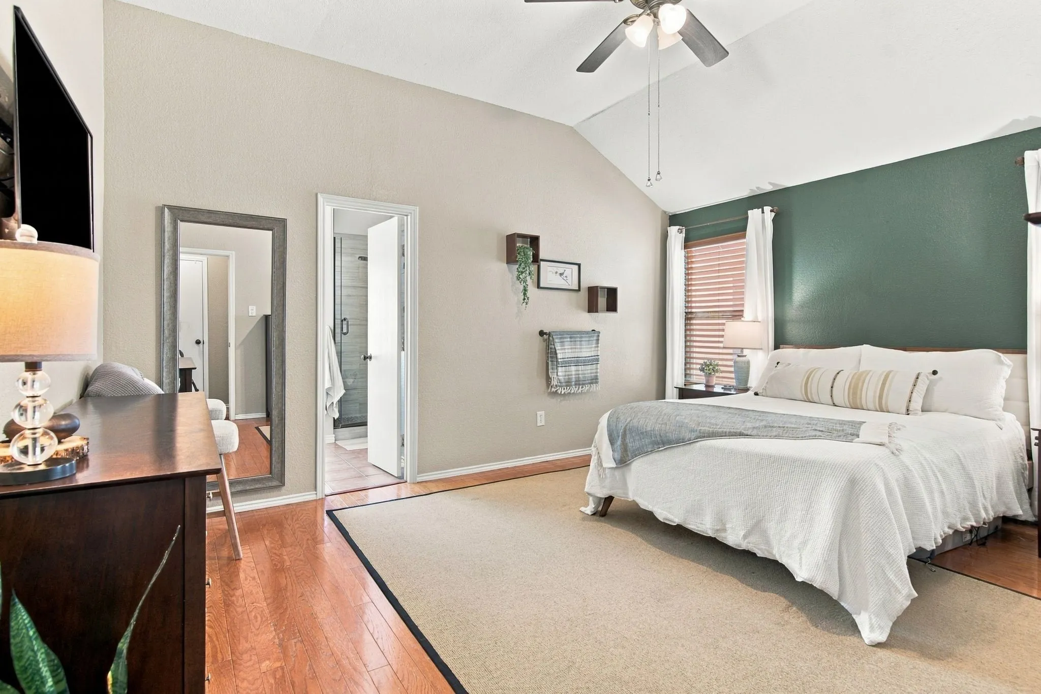 Single Family Residence For Sale in Johnson County , 849 Canyon Cove Drive, Burleson, Texas 76028, 4 Bedroom, 2 Bathroom, Garage spaces, 1,627 Sqft, built in 2001, mls#21391331, Real Estate Agent in Burleson, Homes For Sale in Johnson county, Homes For Sale in Burleson, Realtor in Burleson Texas, Real Estate Brokerage Independent Realty Texas, Luminita Cordes Realtor