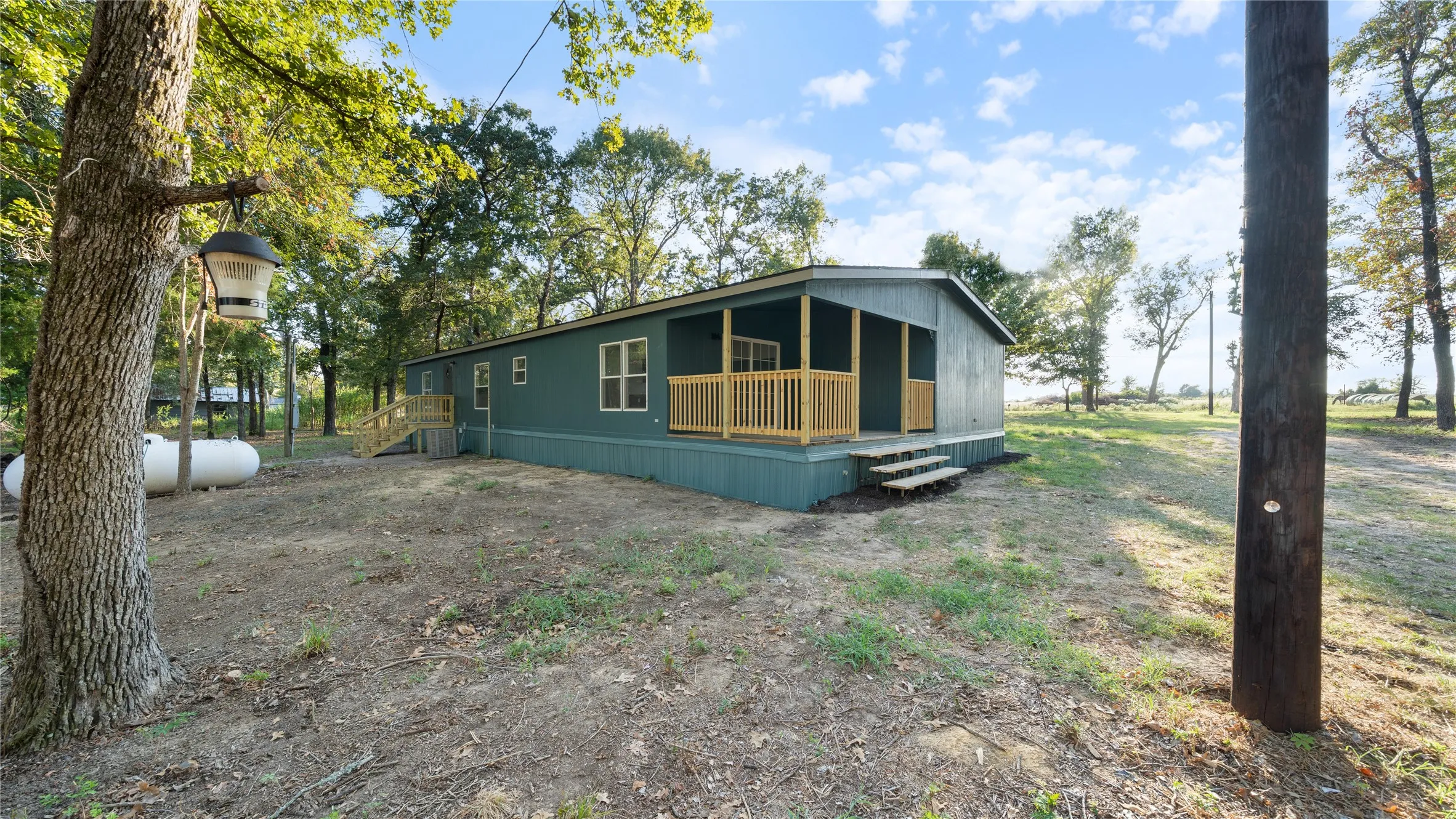 Mobile Home For Sale in Van Zandt County , 581 vz county road 4223, Athens, Texas 75752, 3 Bedroom, 2 Bathroom, Garage spaces, 2,016 Sqft, built in 1999, mls#21391361, Real Estate Agent in Athens, Homes For Sale in Van Zandt county, Homes For Sale in Athens, Realtor in Athens Texas, Real Estate Brokerage Independent Realty Texas, Luminita Cordes Realtor