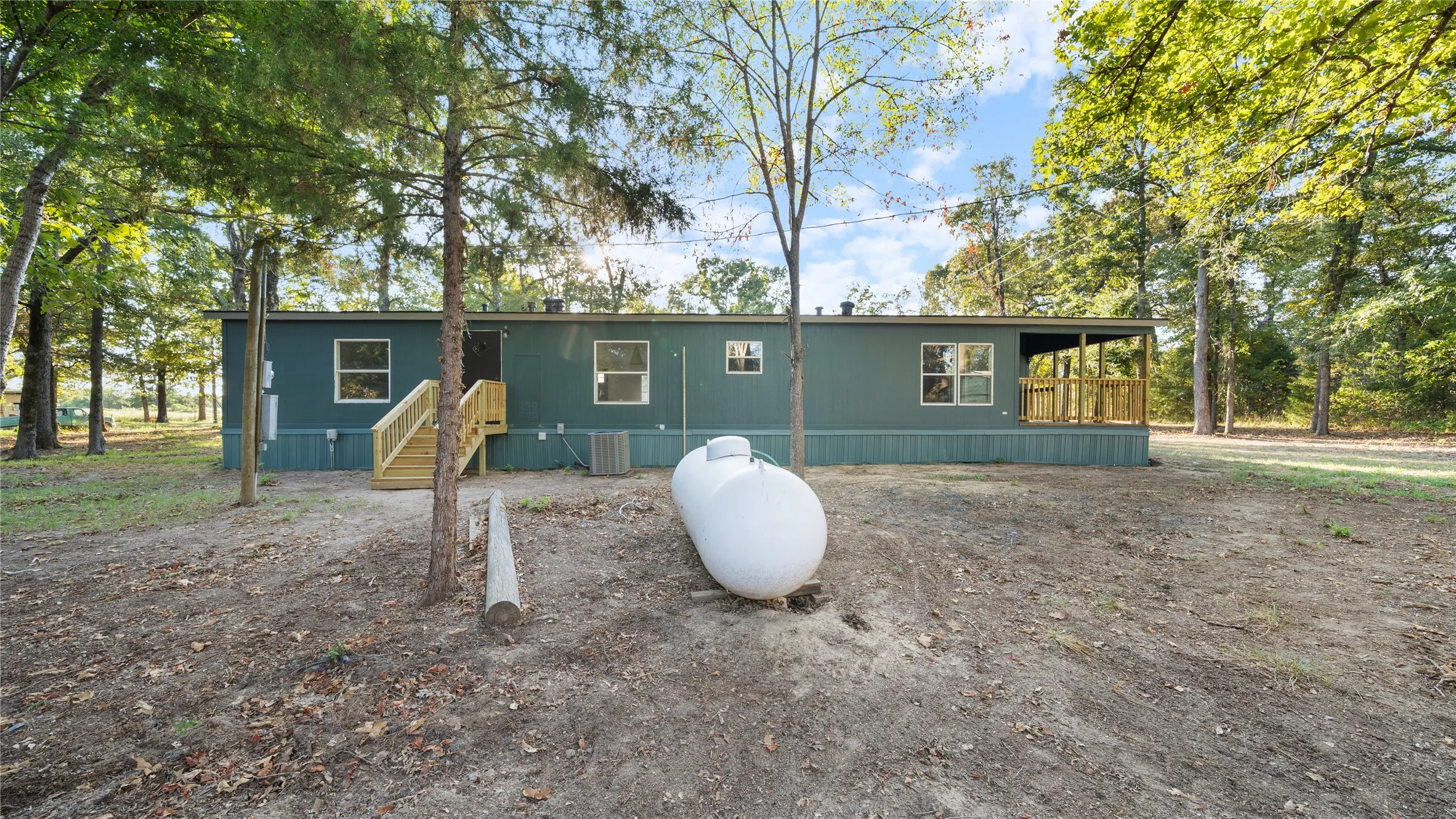Mobile Home For Sale in Van Zandt County , 581 vz county road 4223, Athens, Texas 75752, 3 Bedroom, 2 Bathroom, Garage spaces, 2,016 Sqft, built in 1999, mls#21391361, Real Estate Agent in Athens, Homes For Sale in Van Zandt county, Homes For Sale in Athens, Realtor in Athens Texas, Real Estate Brokerage Independent Realty Texas, Luminita Cordes Realtor