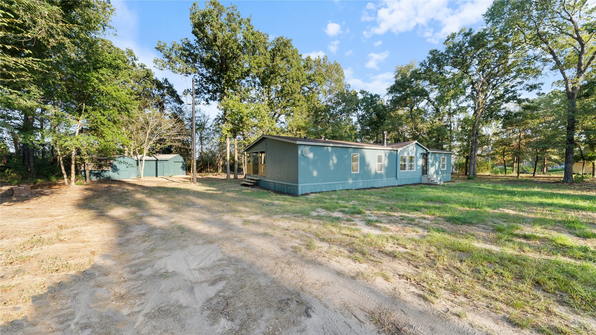 Mobile Home For Sale in Van Zandt County , 581 vz county road 4223, Athens, Texas 75752, 3 Bedroom, 2 Bathroom, Garage spaces, 2,016 Sqft, built in 1999, mls#21391361, Real Estate Agent in Athens, Homes For Sale in Van Zandt county, Homes For Sale in Athens, Realtor in Athens Texas, Real Estate Brokerage Independent Realty Texas, Luminita Cordes Realtor