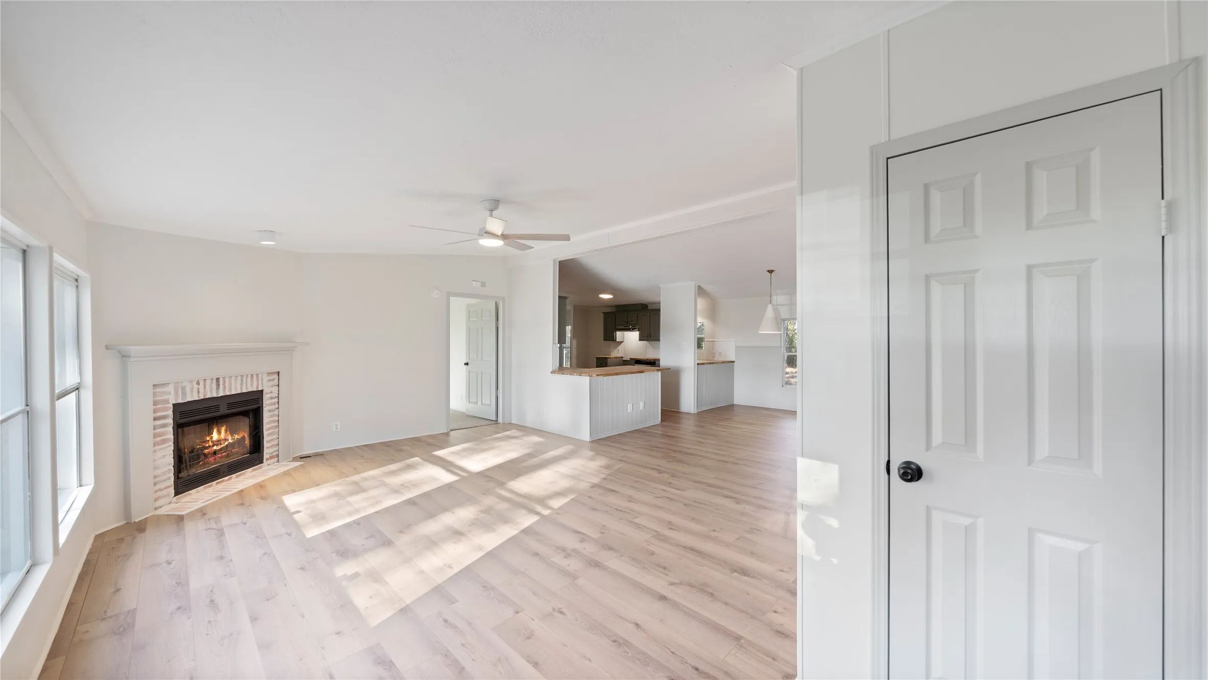 Mobile Home For Sale in Van Zandt County , 581 vz county road 4223, Athens, Texas 75752, 3 Bedroom, 2 Bathroom, Garage spaces, 2,016 Sqft, built in 1999, mls#21391361, Real Estate Agent in Athens, Homes For Sale in Van Zandt county, Homes For Sale in Athens, Realtor in Athens Texas, Real Estate Brokerage Independent Realty Texas, Luminita Cordes Realtor