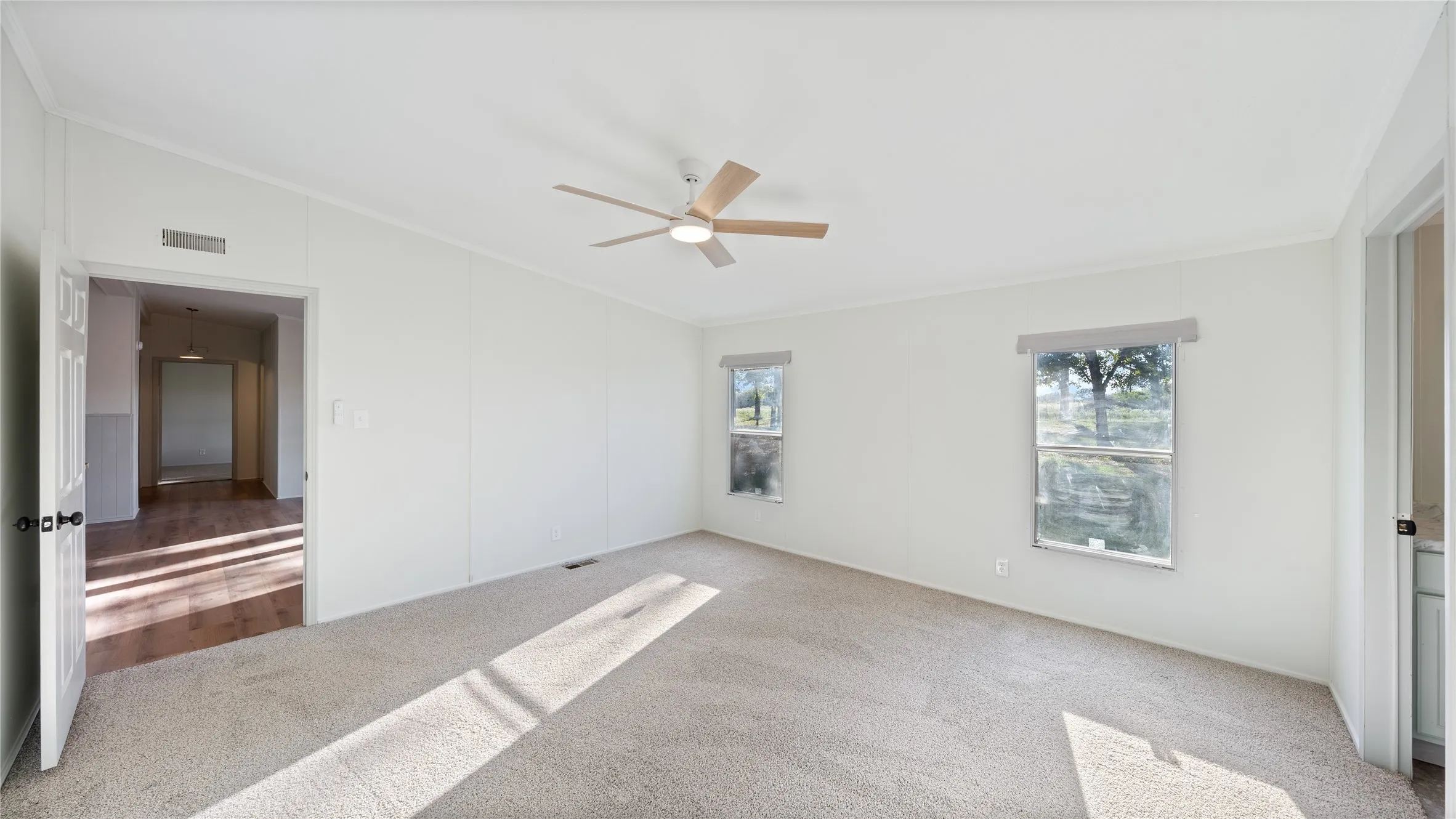 Mobile Home For Sale in Van Zandt County , 581 vz county road 4223, Athens, Texas 75752, 3 Bedroom, 2 Bathroom, Garage spaces, 2,016 Sqft, built in 1999, mls#21391361, Real Estate Agent in Athens, Homes For Sale in Van Zandt county, Homes For Sale in Athens, Realtor in Athens Texas, Real Estate Brokerage Independent Realty Texas, Luminita Cordes Realtor
