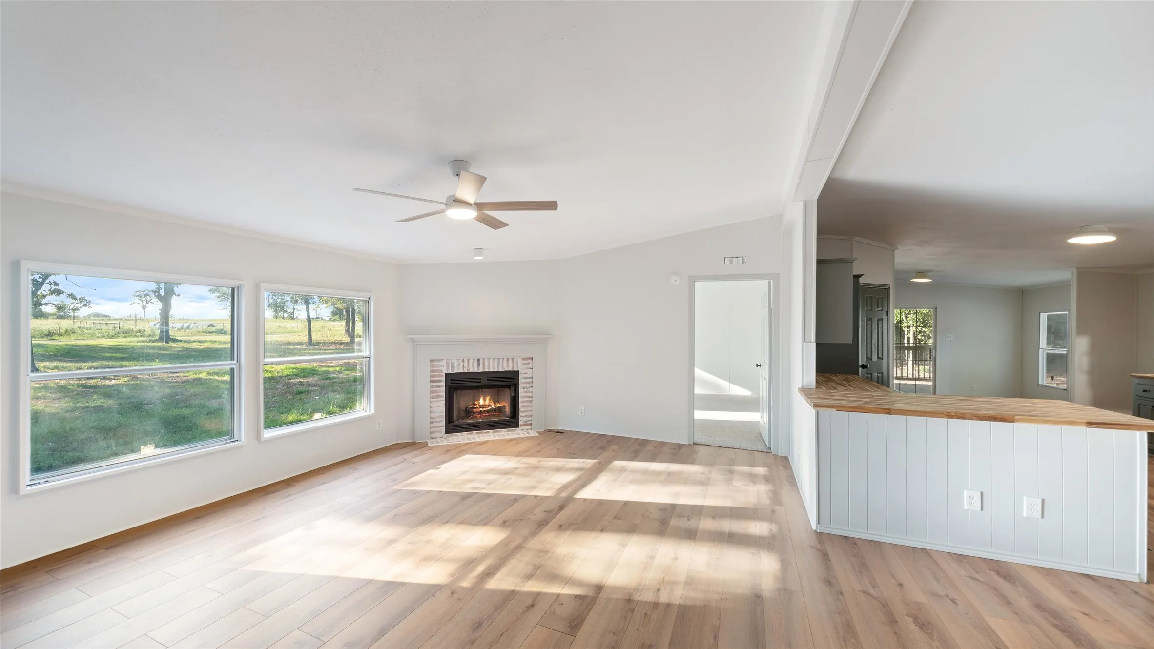 Mobile Home For Sale in Van Zandt County , 581 vz county road 4223, Athens, Texas 75752, 3 Bedroom, 2 Bathroom, Garage spaces, 2,016 Sqft, built in 1999, mls#21391361, Real Estate Agent in Athens, Homes For Sale in Van Zandt county, Homes For Sale in Athens, Realtor in Athens Texas, Real Estate Brokerage Independent Realty Texas, Luminita Cordes Realtor