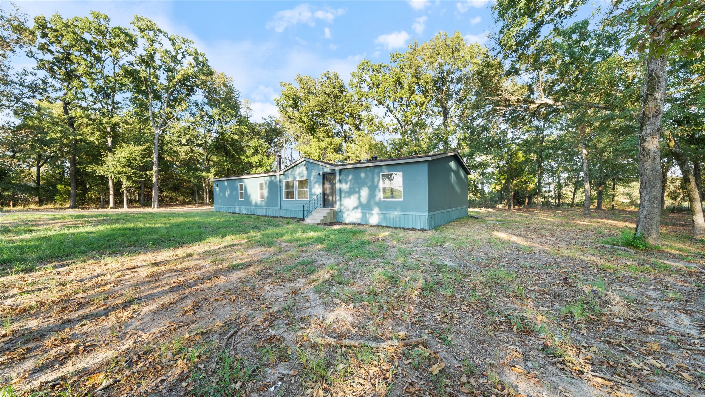 Mobile Home For Sale in Van Zandt County , 581 vz county road 4223, Athens, Texas 75752, 3 Bedroom, 2 Bathroom, Garage spaces, 2,016 Sqft, built in 1999, mls#21391361, Real Estate Agent in Athens, Homes For Sale in Van Zandt county, Homes For Sale in Athens, Realtor in Athens Texas, Real Estate Brokerage Independent Realty Texas, Luminita Cordes Realtor