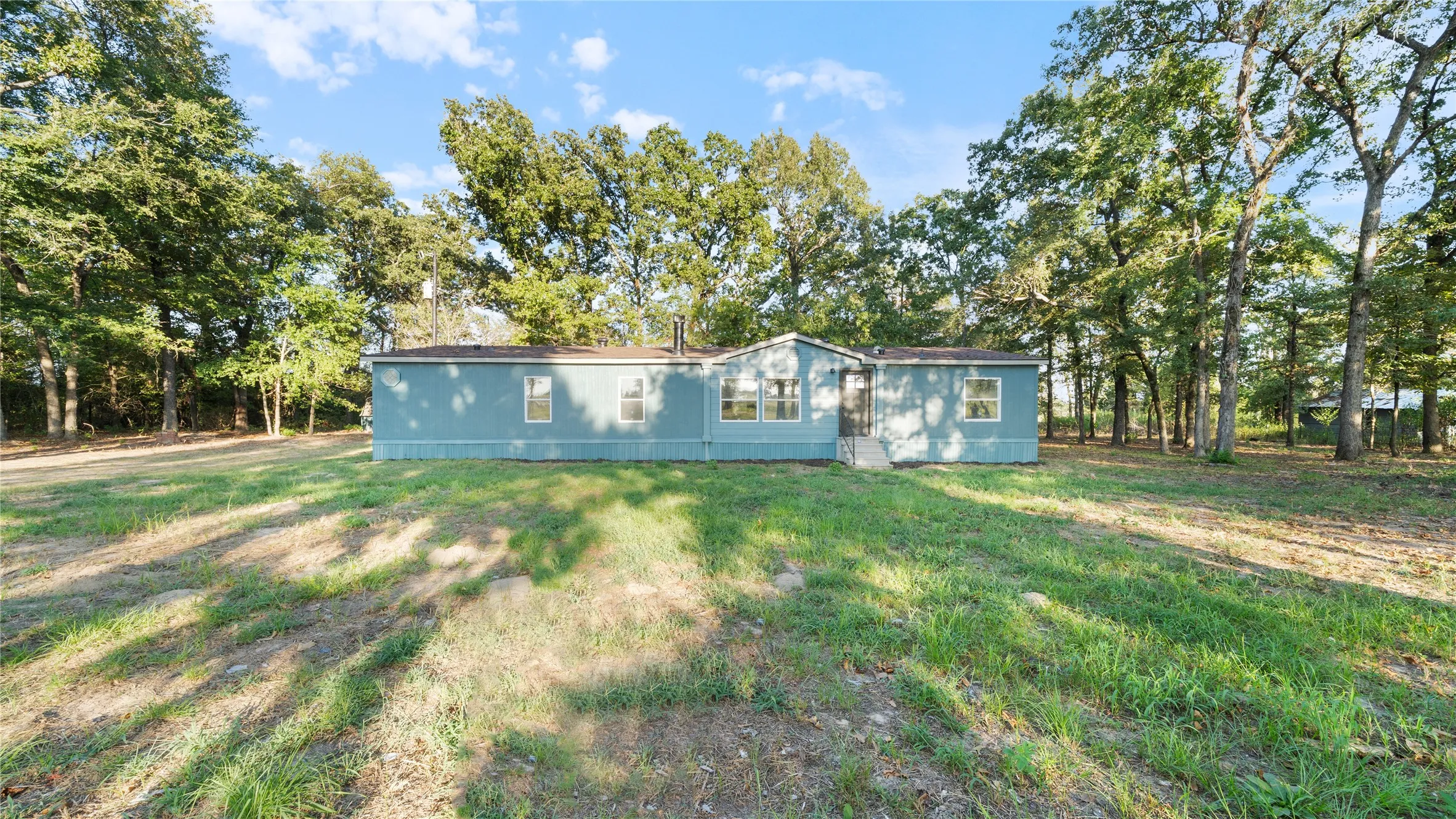 Mobile Home For Sale in Van Zandt County , 581 vz county road 4223, Athens, Texas 75752, 3 Bedroom, 2 Bathroom, Garage spaces, 2,016 Sqft, built in 1999, mls#21391361, Real Estate Agent in Athens, Homes For Sale in Van Zandt county, Homes For Sale in Athens, Realtor in Athens Texas, Real Estate Brokerage Independent Realty Texas, Luminita Cordes Realtor