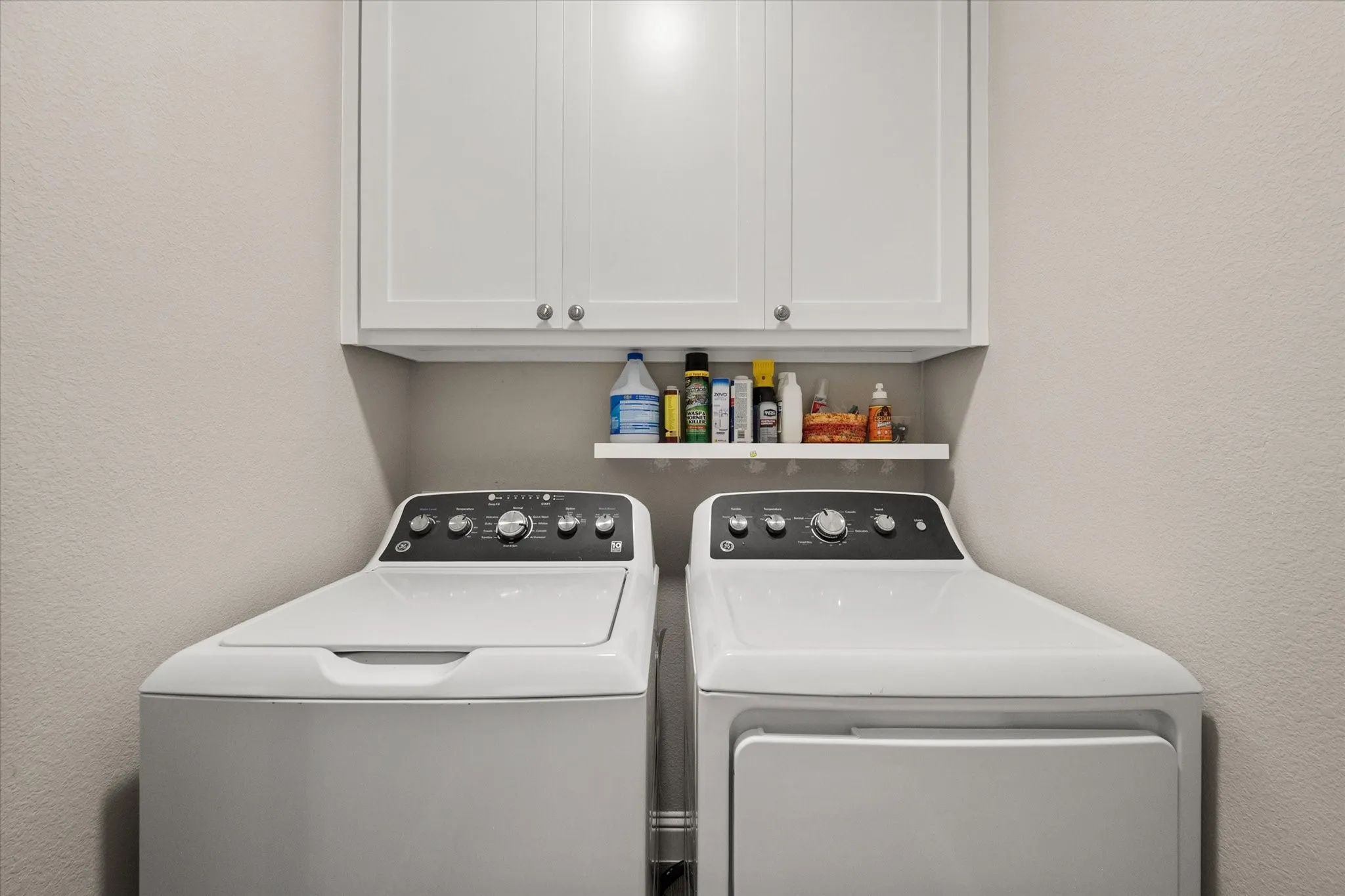 Single Family Residence For Sale in Ellis County , 1700 Prestwick Lane, Ennis, Texas 75119, 3 Bedroom, 2 Bathroom, 2 Garage spaces, 1,723 Sqft, built in 2022, mls#21391571, Real Estate Agent in Ennis, Homes For Sale in Ellis county, Homes For Sale in Ennis, Realtor in Ennis Texas, Real Estate Brokerage Independent Realty Texas, Luminita Cordes Realtor