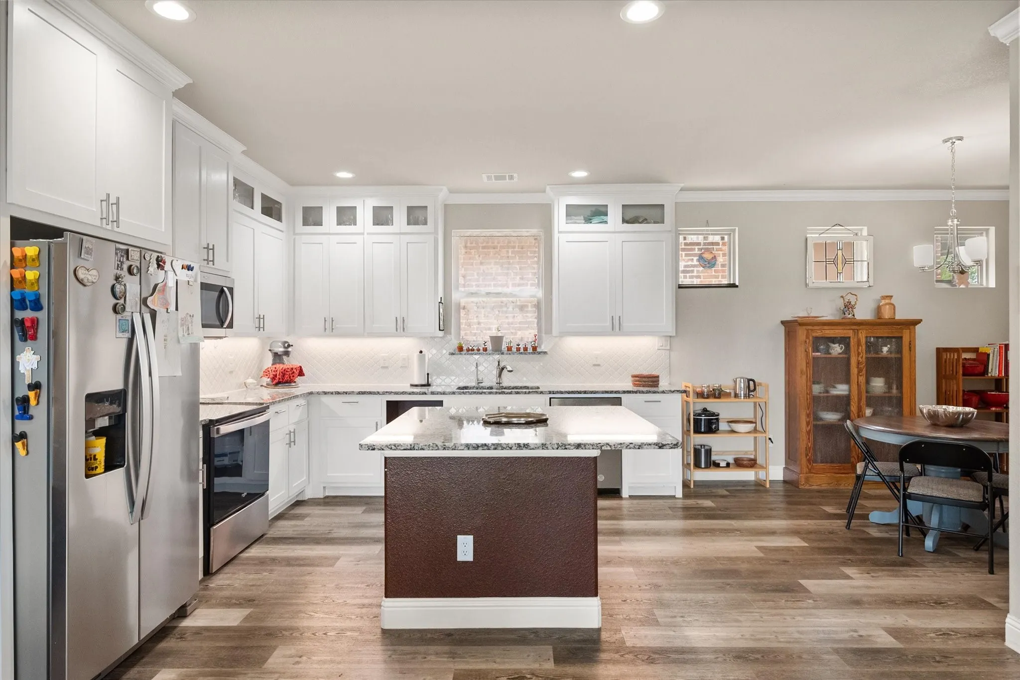 Single Family Residence For Sale in Ellis County , 1700 Prestwick Lane, Ennis, Texas 75119, 3 Bedroom, 2 Bathroom, 2 Garage spaces, 1,723 Sqft, built in 2022, mls#21391571, Real Estate Agent in Ennis, Homes For Sale in Ellis county, Homes For Sale in Ennis, Realtor in Ennis Texas, Real Estate Brokerage Independent Realty Texas, Luminita Cordes Realtor