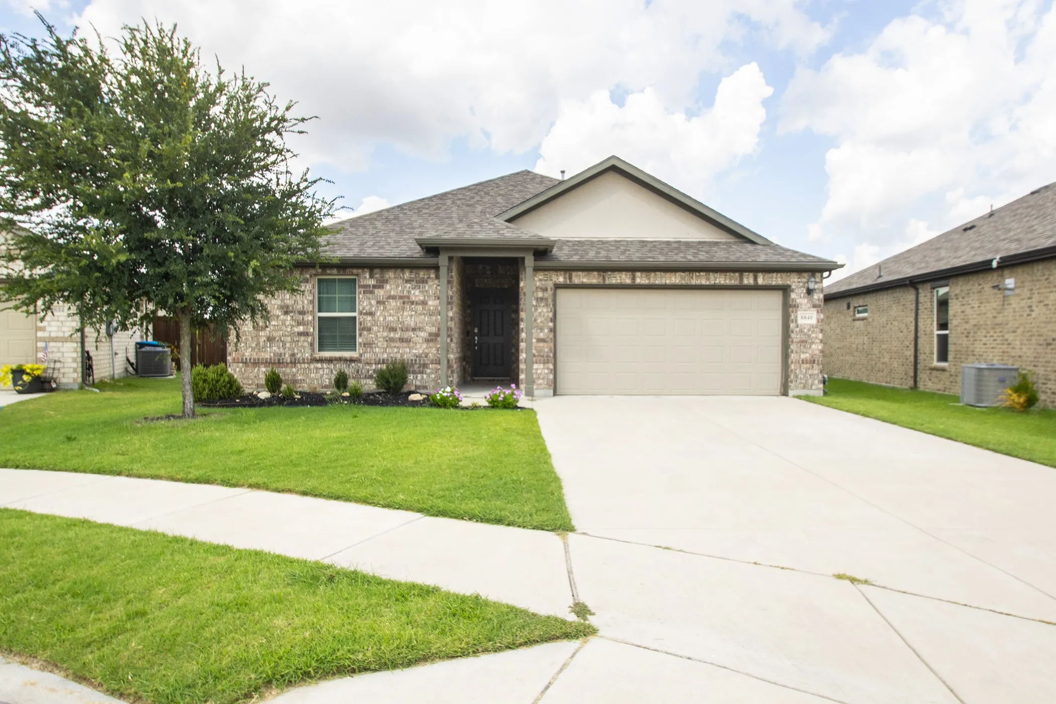 Single Family Residence For Rent in Tarrant County , 8840 Landergin Mesa Drive, Fort Worth, Texas 76131, 3 Bedroom, 2 Bathroom, 2 Garage spaces, 1,773 Sqft, built in 2020, mls#21391566, Real Estate Agent in Fort Worth, Homes For Rent in Tarrant county, Homes For Rent in Fort Worth, Realtor in Fort Worth Texas, Real Estate Brokerage Independent Realty Texas, Luminita Cordes Realtor
