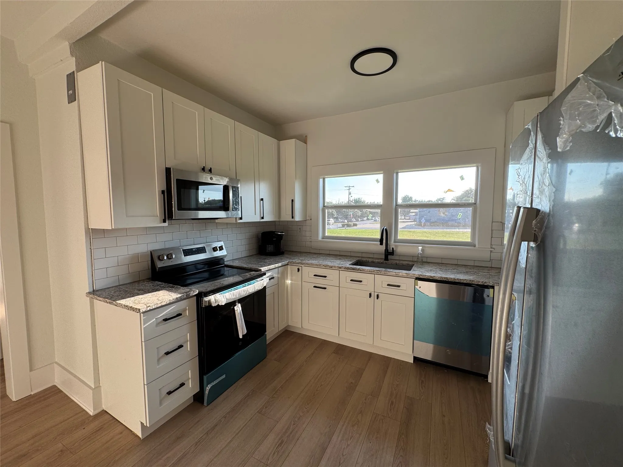 Single Family Residence For Rent in Johnson County , 204 W Westhill Drive, Cleburne, Texas 76033, 3 Bedroom, 2 Bathroom, Garage spaces, 1,040 Sqft, built in 1950, mls#21391576, Real Estate Agent in Cleburne, Homes For Rent in Johnson county, Homes For Rent in Cleburne, Realtor in Cleburne Texas, Real Estate Brokerage Independent Realty Texas, Luminita Cordes Realtor