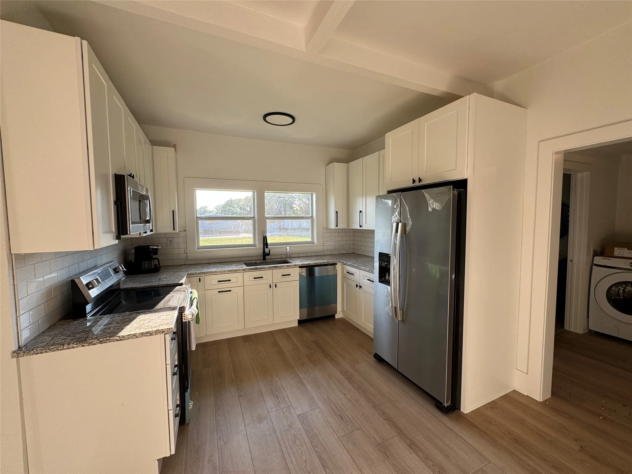 Single Family Residence For Rent in Johnson County , 204 W Westhill Drive, Cleburne, Texas 76033, 3 Bedroom, 2 Bathroom, Garage spaces, 1,040 Sqft, built in 1950, mls#21391576, Real Estate Agent in Cleburne, Homes For Rent in Johnson county, Homes For Rent in Cleburne, Realtor in Cleburne Texas, Real Estate Brokerage Independent Realty Texas, Luminita Cordes Realtor