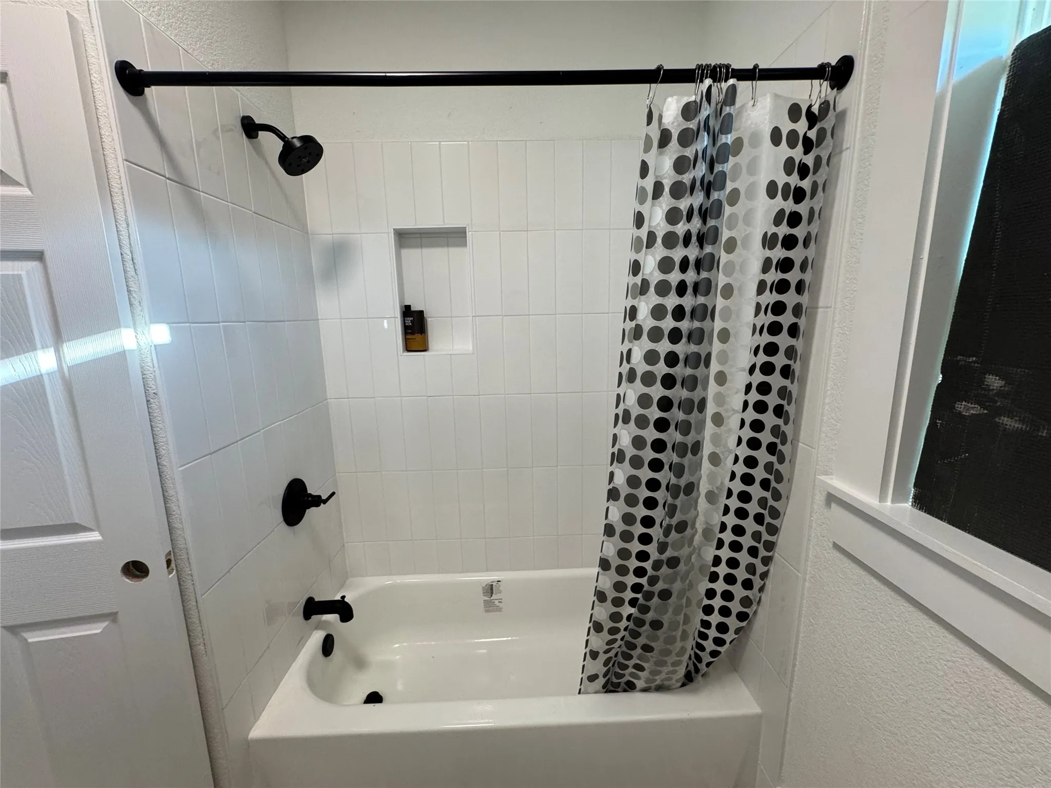 Single Family Residence For Rent in Johnson County , 204 W Westhill Drive, Cleburne, Texas 76033, 3 Bedroom, 2 Bathroom, Garage spaces, 1,040 Sqft, built in 1950, mls#21391576, Real Estate Agent in Cleburne, Homes For Rent in Johnson county, Homes For Rent in Cleburne, Realtor in Cleburne Texas, Real Estate Brokerage Independent Realty Texas, Luminita Cordes Realtor