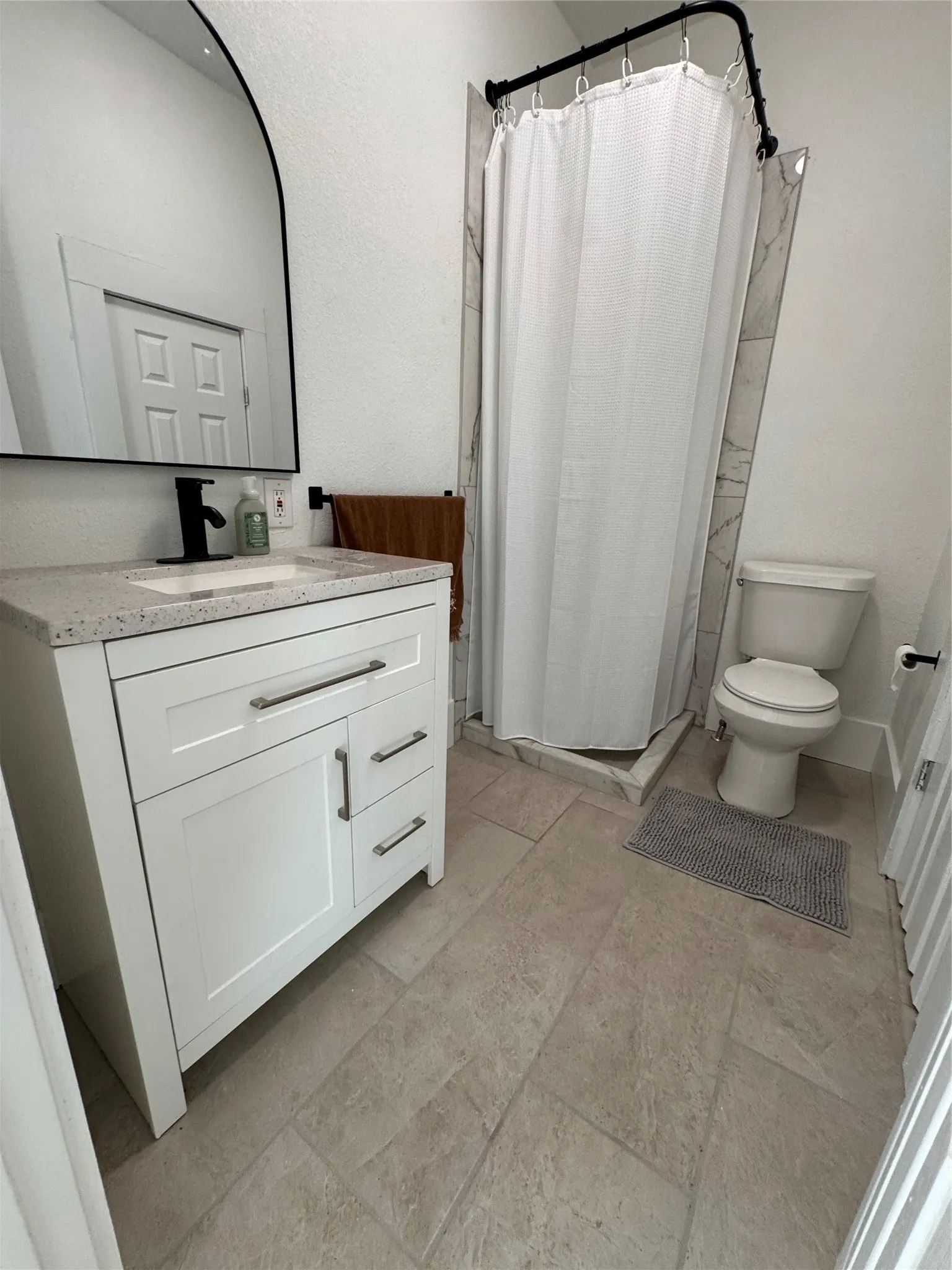 Single Family Residence For Rent in Johnson County , 204 W Westhill Drive, Cleburne, Texas 76033, 3 Bedroom, 2 Bathroom, Garage spaces, 1,040 Sqft, built in 1950, mls#21391576, Real Estate Agent in Cleburne, Homes For Rent in Johnson county, Homes For Rent in Cleburne, Realtor in Cleburne Texas, Real Estate Brokerage Independent Realty Texas, Luminita Cordes Realtor