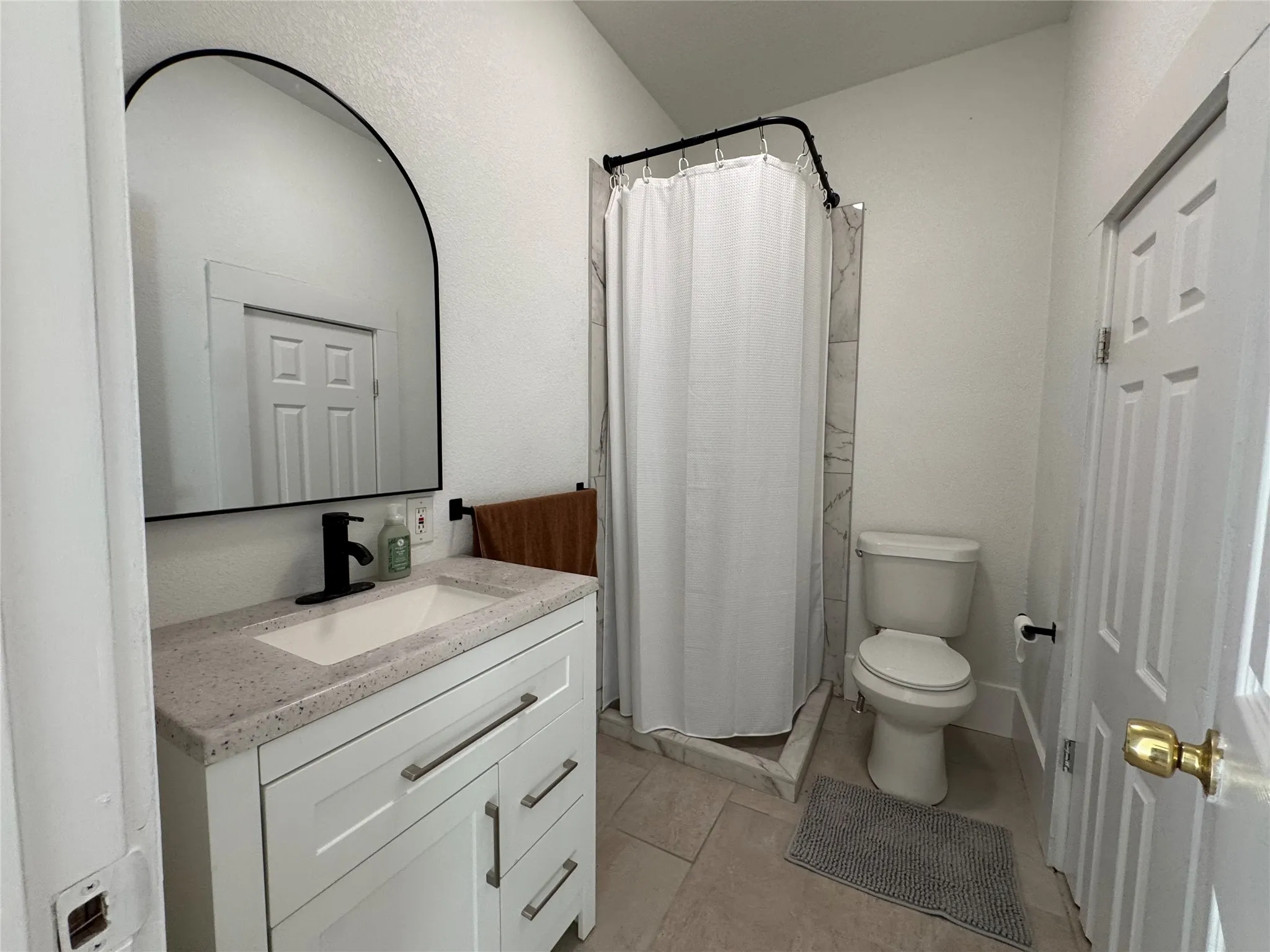 Single Family Residence For Rent in Johnson County , 204 W Westhill Drive, Cleburne, Texas 76033, 3 Bedroom, 2 Bathroom, Garage spaces, 1,040 Sqft, built in 1950, mls#21391576, Real Estate Agent in Cleburne, Homes For Rent in Johnson county, Homes For Rent in Cleburne, Realtor in Cleburne Texas, Real Estate Brokerage Independent Realty Texas, Luminita Cordes Realtor