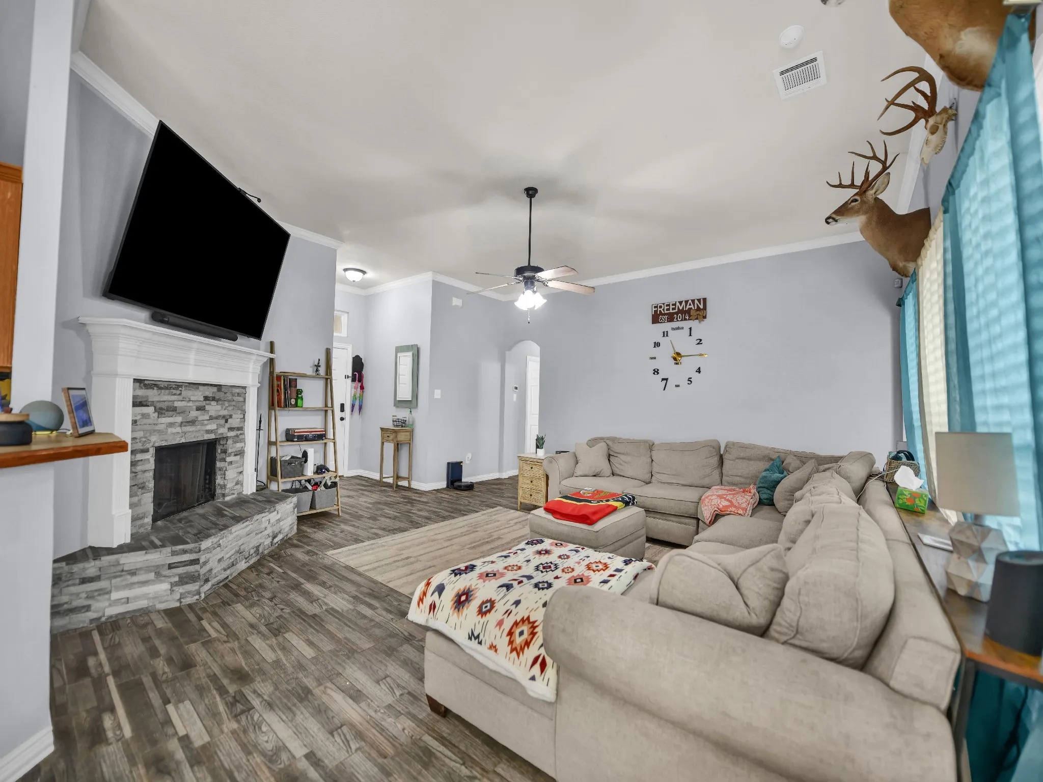 Single Family Residence For Sale in Tarrant County , 780 Stribling Circle, Azle, Texas 76020, 3 Bedroom, 2 Bathroom, 2 Garage spaces, 1,634 Sqft, built in 2003, mls#21391582, Real Estate Agent in Azle, Homes For Sale in Tarrant county, Homes For Sale in Azle, Realtor in Azle Texas, Real Estate Brokerage Independent Realty Texas, Luminita Cordes Realtor