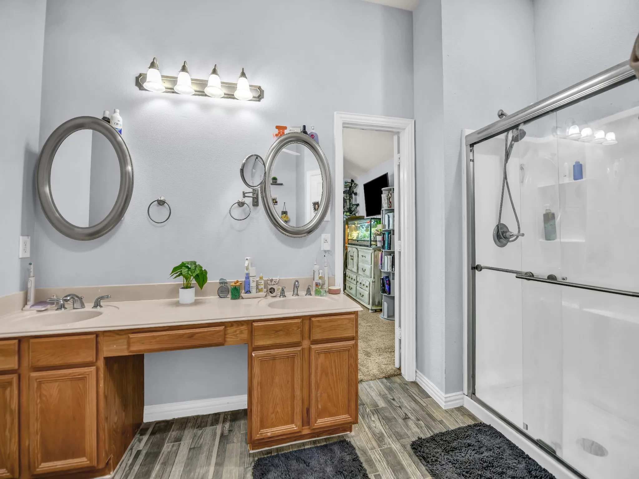 Single Family Residence For Sale in Tarrant County , 780 Stribling Circle, Azle, Texas 76020, 3 Bedroom, 2 Bathroom, 2 Garage spaces, 1,634 Sqft, built in 2003, mls#21391582, Real Estate Agent in Azle, Homes For Sale in Tarrant county, Homes For Sale in Azle, Realtor in Azle Texas, Real Estate Brokerage Independent Realty Texas, Luminita Cordes Realtor