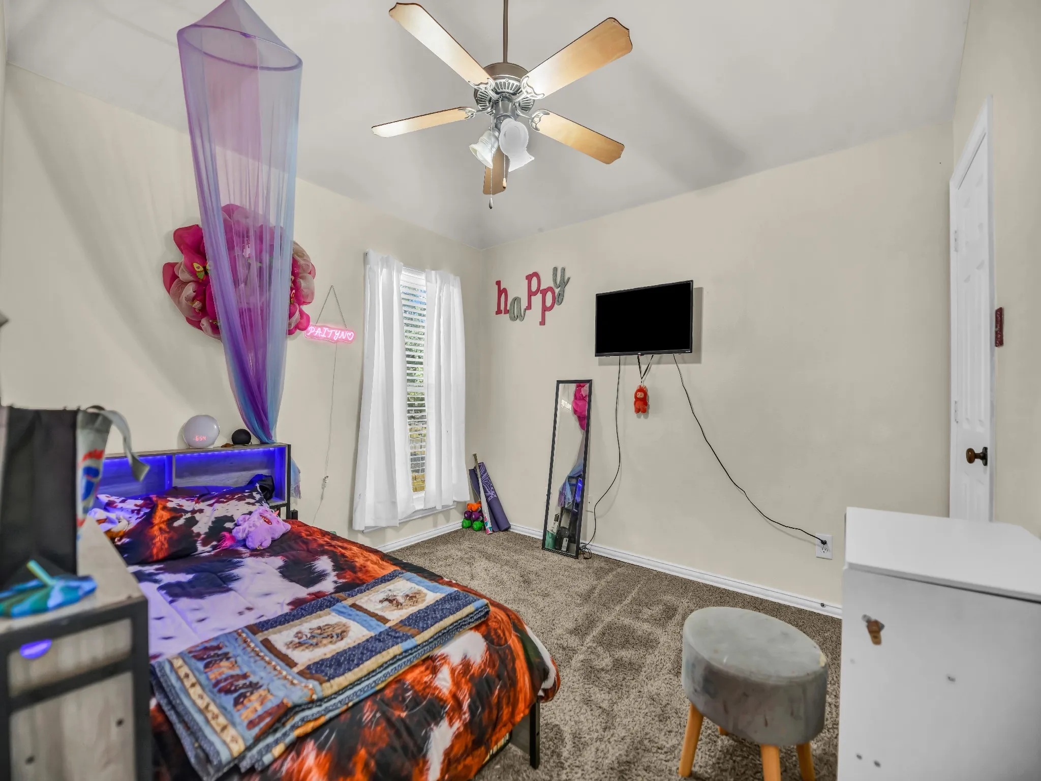 Single Family Residence For Sale in Tarrant County , 780 Stribling Circle, Azle, Texas 76020, 3 Bedroom, 2 Bathroom, 2 Garage spaces, 1,634 Sqft, built in 2003, mls#21391582, Real Estate Agent in Azle, Homes For Sale in Tarrant county, Homes For Sale in Azle, Realtor in Azle Texas, Real Estate Brokerage Independent Realty Texas, Luminita Cordes Realtor