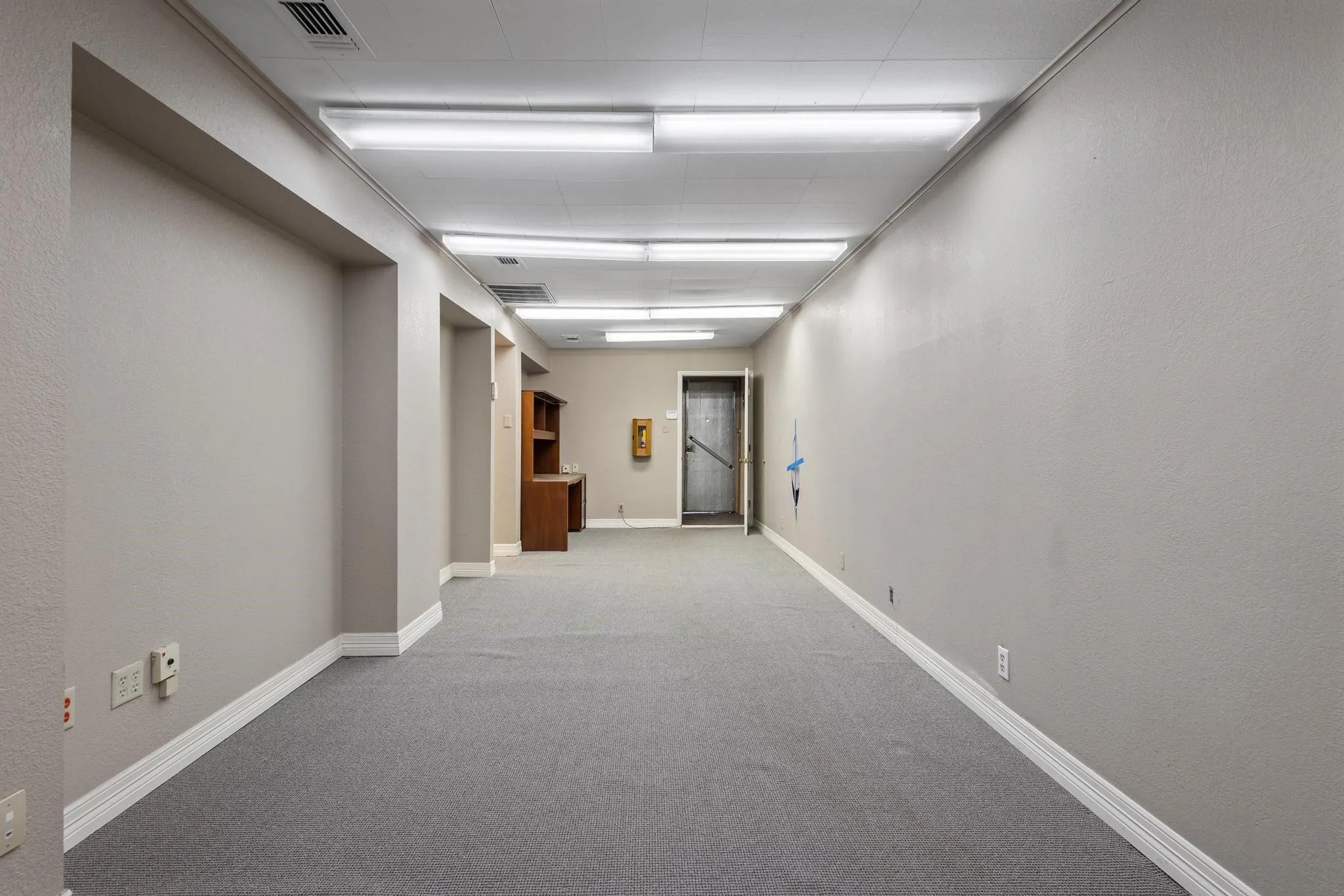 Retail For Sale in Grayson County , 211 S Travis Street, Sherman, Texas 75090, 0, 0, Garage spaces, 0 Sqft, built in 1920, mls#21391586, Real Estate Agent in Sherman, Homes For Sale in Grayson county, Homes For Sale in Sherman, Realtor in Sherman Texas, Real Estate Brokerage Independent Realty Texas, Luminita Cordes Realtor