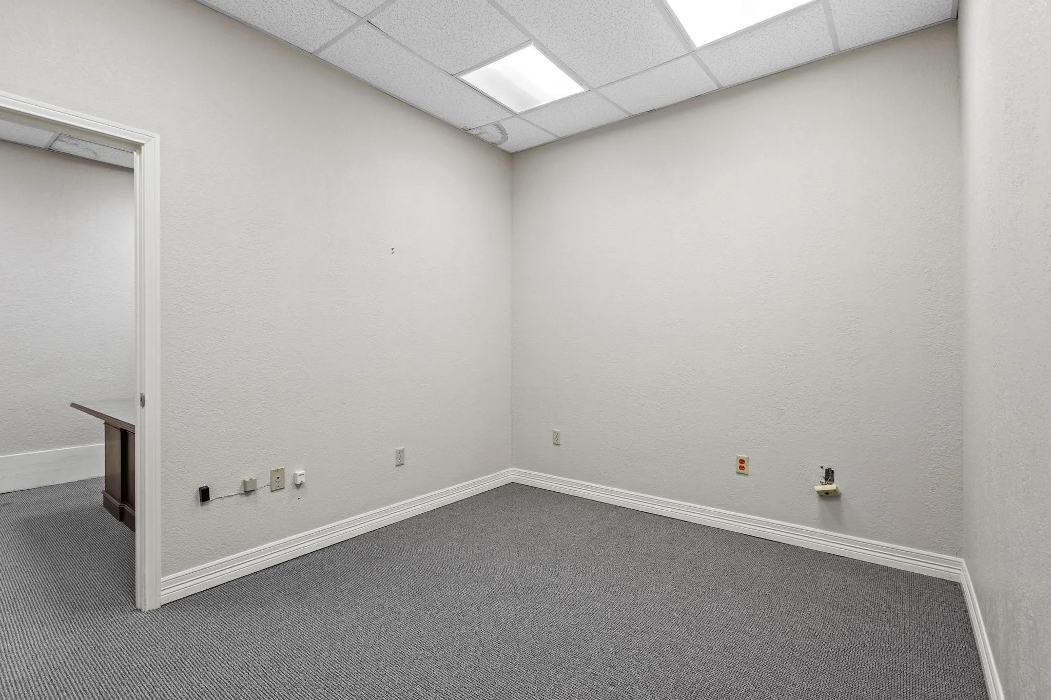 Retail For Sale in Grayson County , 211 S Travis Street, Sherman, Texas 75090, 0, 0, Garage spaces, 0 Sqft, built in 1920, mls#21391586, Real Estate Agent in Sherman, Homes For Sale in Grayson county, Homes For Sale in Sherman, Realtor in Sherman Texas, Real Estate Brokerage Independent Realty Texas, Luminita Cordes Realtor