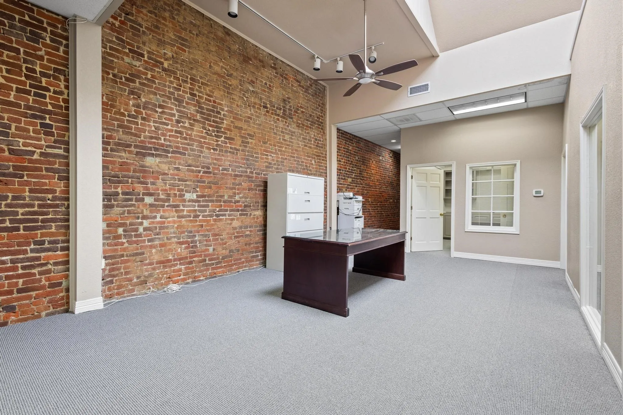 Retail For Sale in Grayson County , 211 S Travis Street, Sherman, Texas 75090, 0, 0, Garage spaces, 0 Sqft, built in 1920, mls#21391586, Real Estate Agent in Sherman, Homes For Sale in Grayson county, Homes For Sale in Sherman, Realtor in Sherman Texas, Real Estate Brokerage Independent Realty Texas, Luminita Cordes Realtor