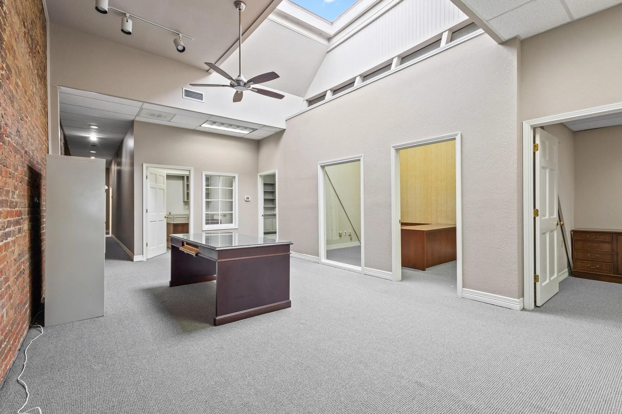Retail For Sale in Grayson County , 211 S Travis Street, Sherman, Texas 75090, 0, 0, Garage spaces, 0 Sqft, built in 1920, mls#21391586, Real Estate Agent in Sherman, Homes For Sale in Grayson county, Homes For Sale in Sherman, Realtor in Sherman Texas, Real Estate Brokerage Independent Realty Texas, Luminita Cordes Realtor