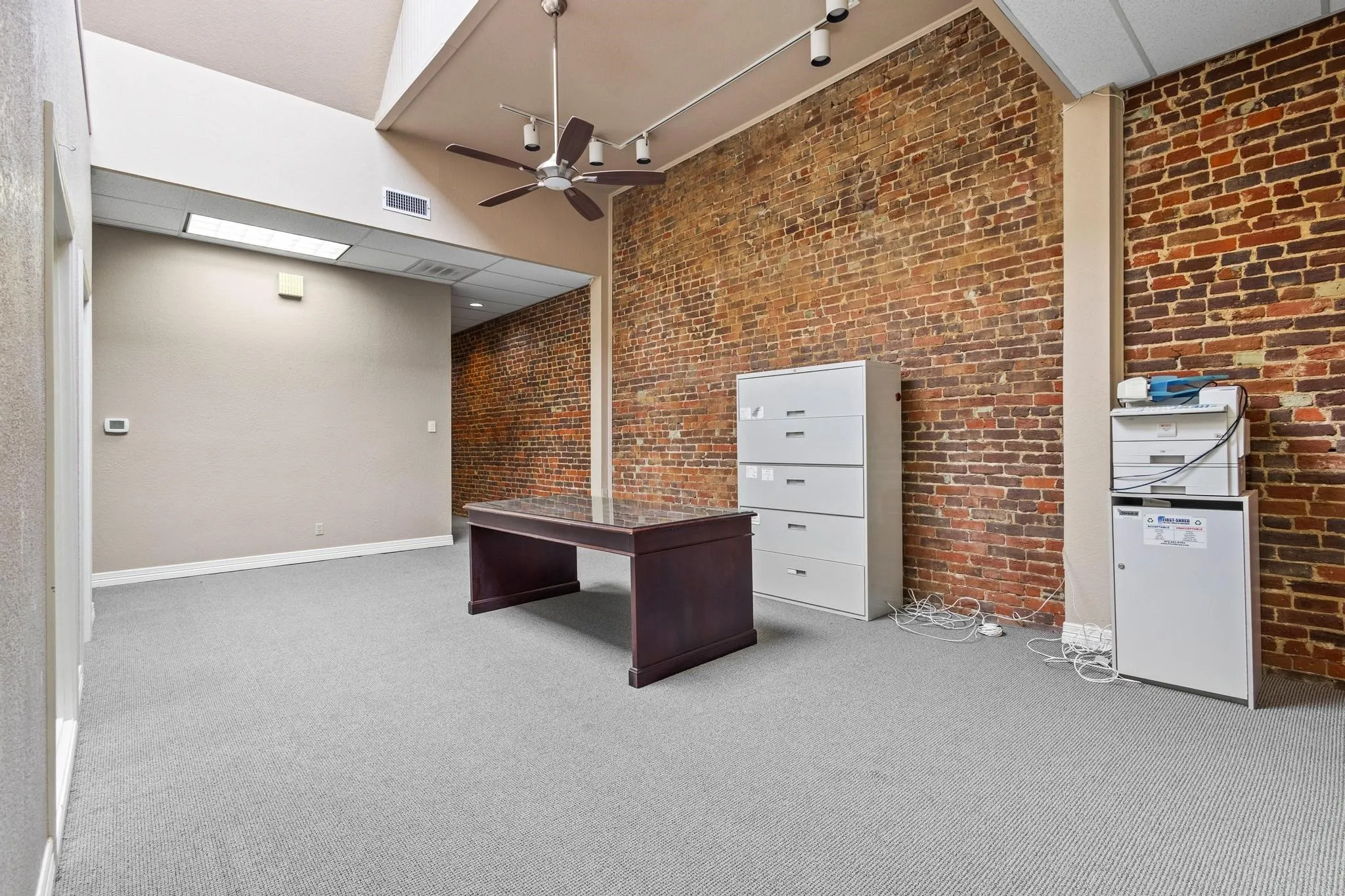 Retail For Sale in Grayson County , 211 S Travis Street, Sherman, Texas 75090, 0, 0, Garage spaces, 0 Sqft, built in 1920, mls#21391586, Real Estate Agent in Sherman, Homes For Sale in Grayson county, Homes For Sale in Sherman, Realtor in Sherman Texas, Real Estate Brokerage Independent Realty Texas, Luminita Cordes Realtor