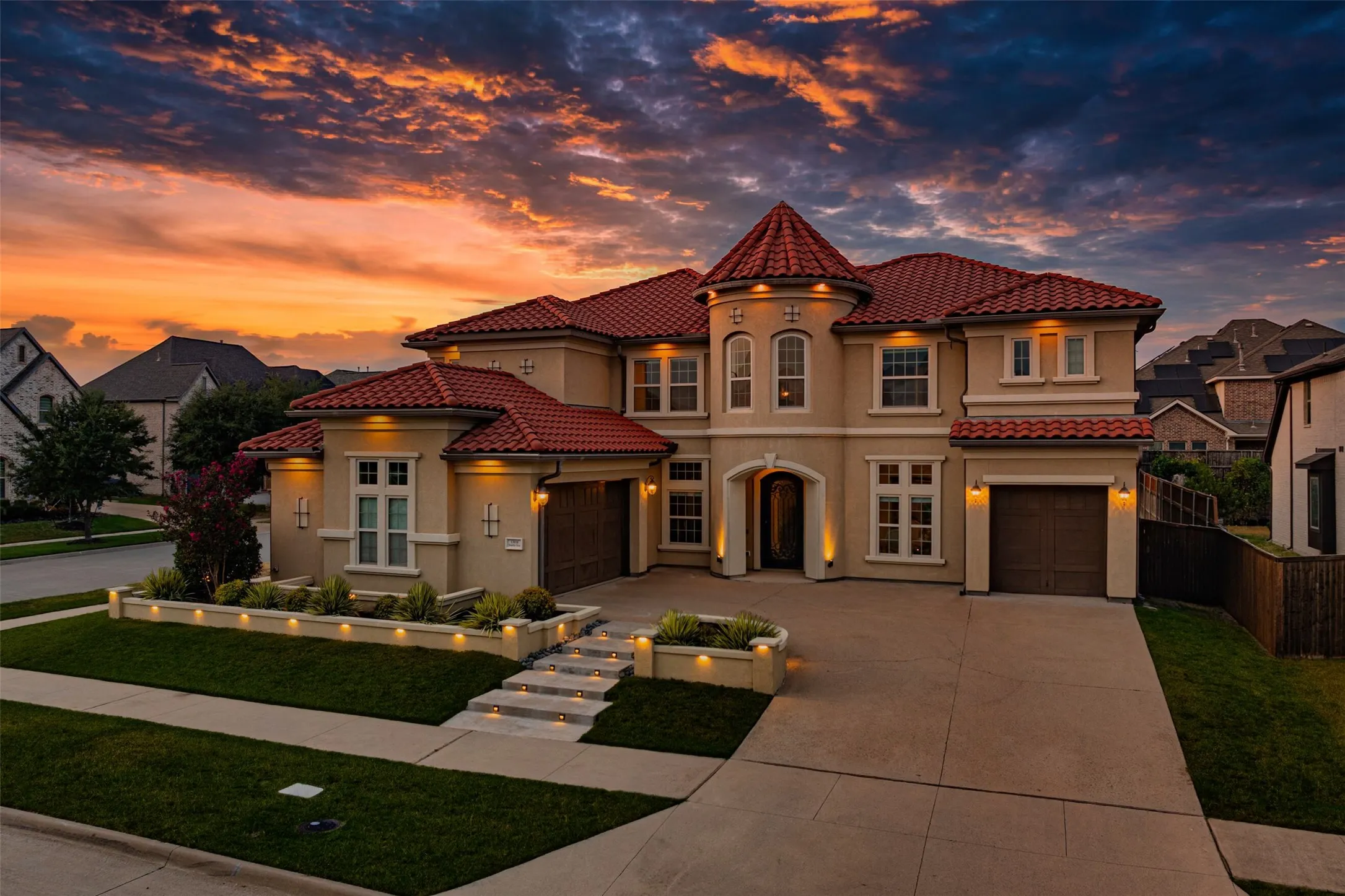 corner lot about 1/4 of an acre lot. 1 minute walk from the club house, fitness center