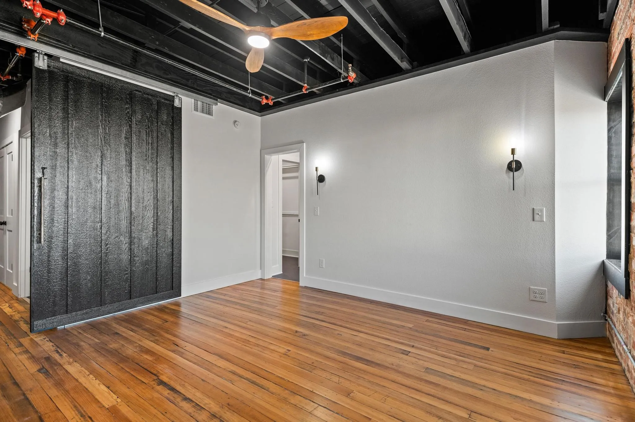 Retail For Sale in Grayson County , 330 W Lamar Street, Sherman, Texas 75090, 0, 0, Garage spaces, 0 Sqft, built in 1956, mls#21391599, Real Estate Agent in Sherman, Homes For Sale in Grayson county, Homes For Sale in Sherman, Realtor in Sherman Texas, Real Estate Brokerage Independent Realty Texas, Luminita Cordes Realtor