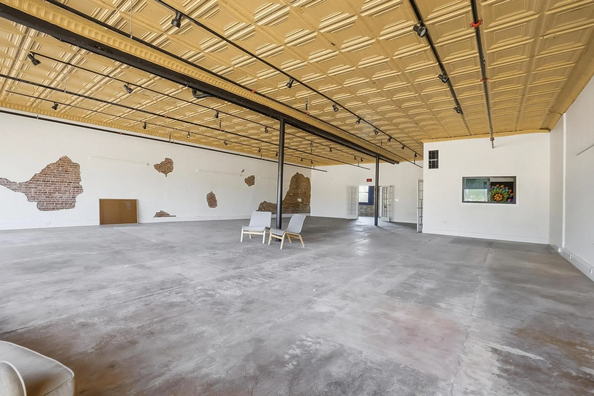 Retail For Sale in Grayson County , 330 W Lamar Street, Sherman, Texas 75090, 0, 0, Garage spaces, 0 Sqft, built in 1956, mls#21391599, Real Estate Agent in Sherman, Homes For Sale in Grayson county, Homes For Sale in Sherman, Realtor in Sherman Texas, Real Estate Brokerage Independent Realty Texas, Luminita Cordes Realtor