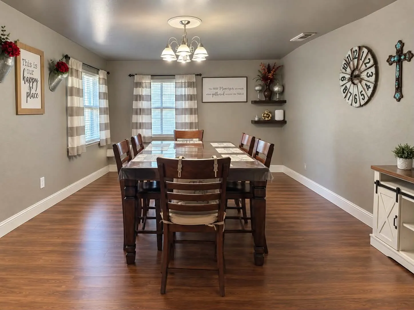 Single Family Residence For Sale in Taylor County , 3334 Parkcrest Drive, Abilene, Texas 79605, 3 Bedroom, 2 Bathroom, 2 Garage spaces, 2,559 Sqft, built in 1955, mls#21391600, Real Estate Agent in Abilene, Homes For Sale in Taylor county, Homes For Sale in Abilene, Realtor in Abilene Texas, Real Estate Brokerage Independent Realty Texas, Luminita Cordes Realtor
