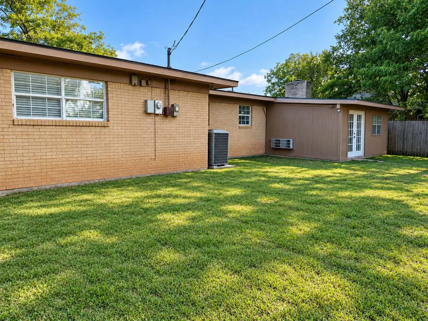 Single Family Residence For Sale in Taylor County , 3334 Parkcrest Drive, Abilene, Texas 79605, 3 Bedroom, 2 Bathroom, 2 Garage spaces, 2,559 Sqft, built in 1955, mls#21391600, Real Estate Agent in Abilene, Homes For Sale in Taylor county, Homes For Sale in Abilene, Realtor in Abilene Texas, Real Estate Brokerage Independent Realty Texas, Luminita Cordes Realtor