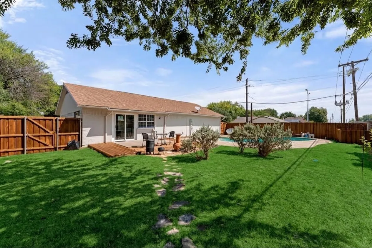 Single Family Residence For Sale in Dallas County , 1714 Baylor Drive S, Richardson, Texas 75081, 3 Bedroom, 2 Bathroom, 2 Garage spaces, 1,769 Sqft, built in 1974, mls#21391601, Real Estate Agent in Richardson, Homes For Sale in Dallas county, Homes For Sale in Richardson, Realtor in Richardson Texas, Real Estate Brokerage Independent Realty Texas, Luminita Cordes Realtor