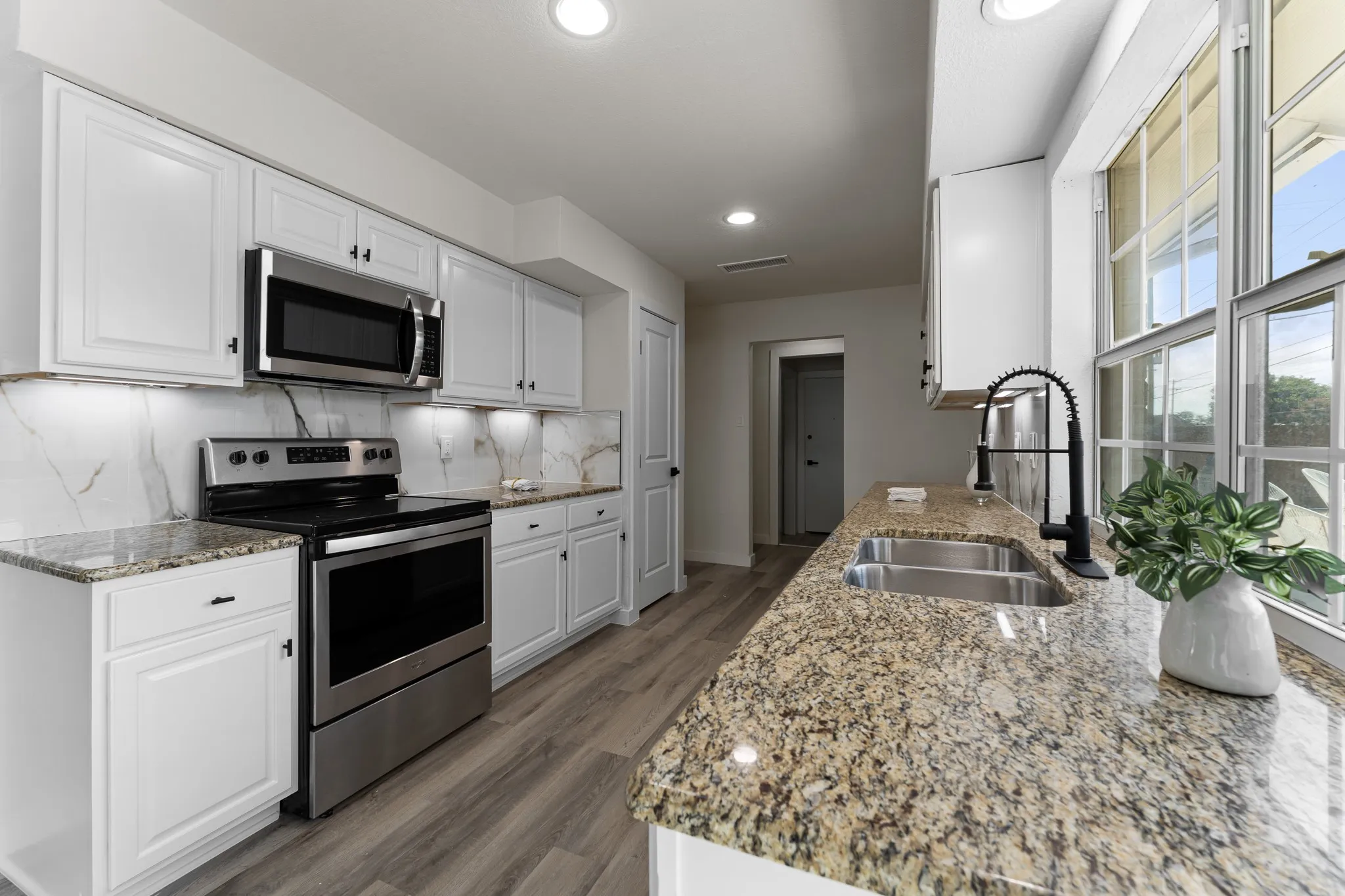 Single Family Residence For Sale in Dallas County , 1714 Baylor Drive S, Richardson, Texas 75081, 3 Bedroom, 2 Bathroom, 2 Garage spaces, 1,769 Sqft, built in 1974, mls#21391601, Real Estate Agent in Richardson, Homes For Sale in Dallas county, Homes For Sale in Richardson, Realtor in Richardson Texas, Real Estate Brokerage Independent Realty Texas, Luminita Cordes Realtor