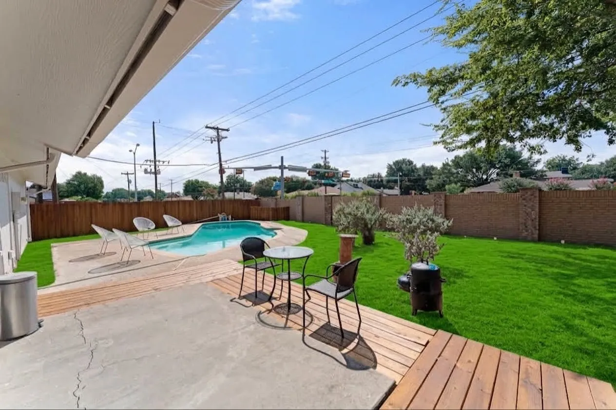 Single Family Residence For Sale in Dallas County , 1714 Baylor Drive S, Richardson, Texas 75081, 3 Bedroom, 2 Bathroom, 2 Garage spaces, 1,769 Sqft, built in 1974, mls#21391601, Real Estate Agent in Richardson, Homes For Sale in Dallas county, Homes For Sale in Richardson, Realtor in Richardson Texas, Real Estate Brokerage Independent Realty Texas, Luminita Cordes Realtor