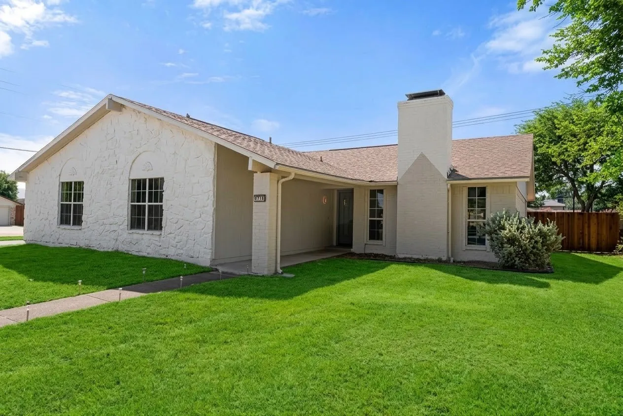 Single Family Residence For Sale in Dallas County , 1714 Baylor Drive S, Richardson, Texas 75081, 3 Bedroom, 2 Bathroom, 2 Garage spaces, 1,769 Sqft, built in 1974, mls#21391601, Real Estate Agent in Richardson, Homes For Sale in Dallas county, Homes For Sale in Richardson, Realtor in Richardson Texas, Real Estate Brokerage Independent Realty Texas, Luminita Cordes Realtor