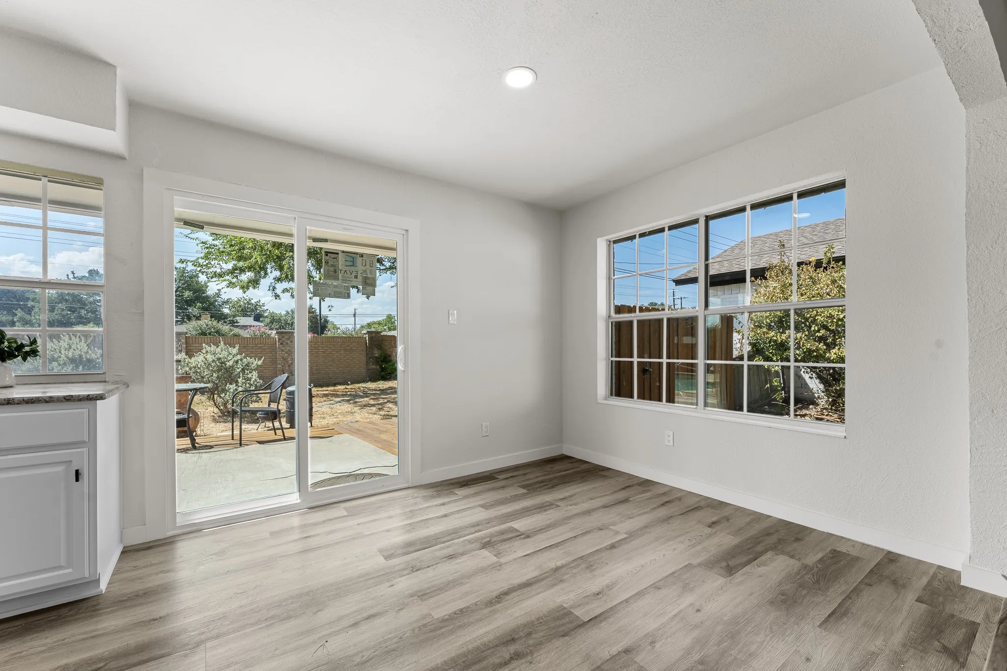 Single Family Residence For Sale in Dallas County , 1714 Baylor Drive S, Richardson, Texas 75081, 3 Bedroom, 2 Bathroom, 2 Garage spaces, 1,769 Sqft, built in 1974, mls#21391601, Real Estate Agent in Richardson, Homes For Sale in Dallas county, Homes For Sale in Richardson, Realtor in Richardson Texas, Real Estate Brokerage Independent Realty Texas, Luminita Cordes Realtor