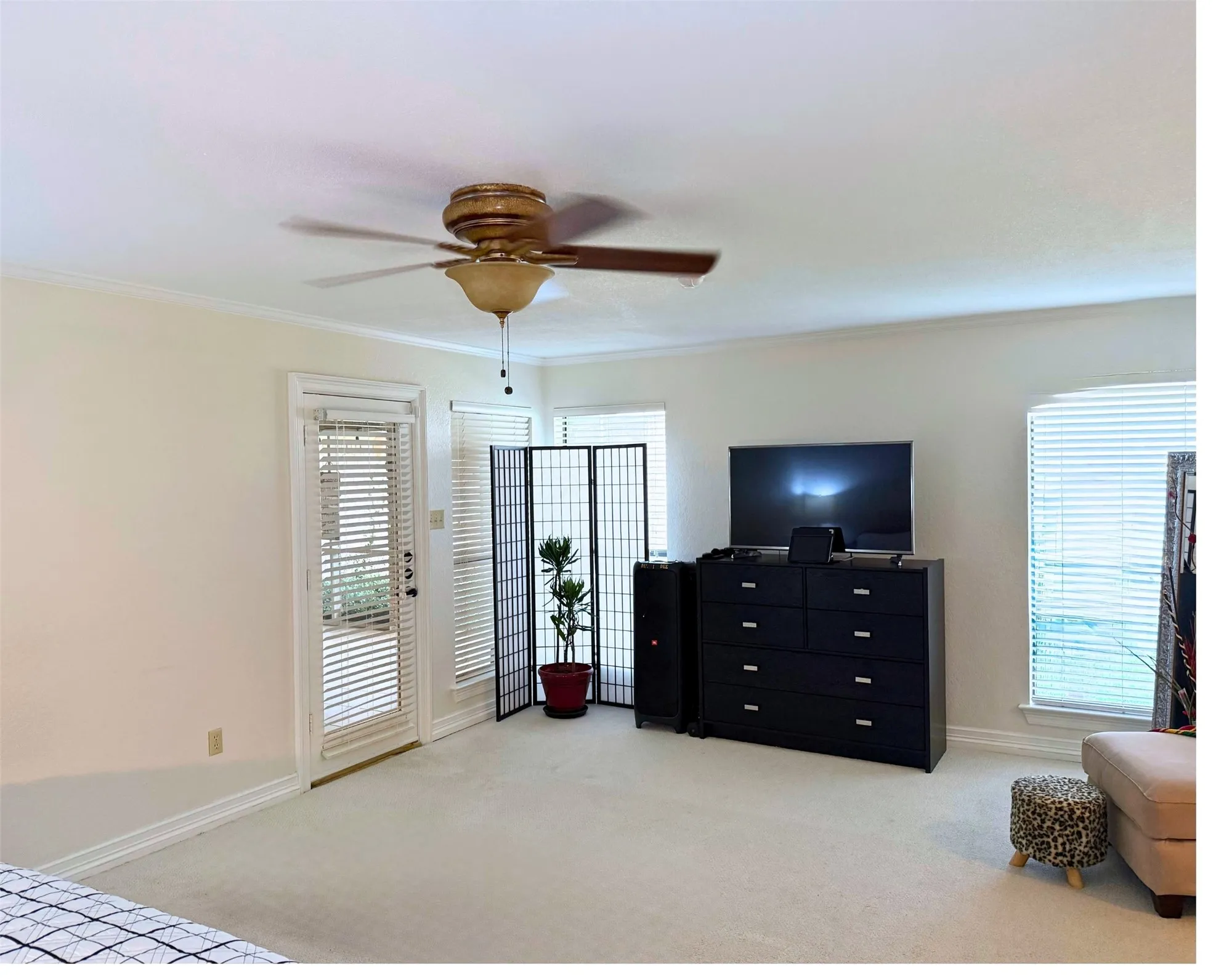 Single Family Residence For Sale in Tarrant County , 6004 Lakehurst Drive, Arlington, Texas 76016, 4 Bedroom, 4 Bathroom, 2 Garage spaces, 3,435 Sqft, built in 1984, mls#21374271, Real Estate Agent in Arlington, Homes For Sale in Tarrant county, Homes For Sale in Arlington, Realtor in Arlington Texas, Real Estate Brokerage Independent Realty Texas, Luminita Cordes Realtor