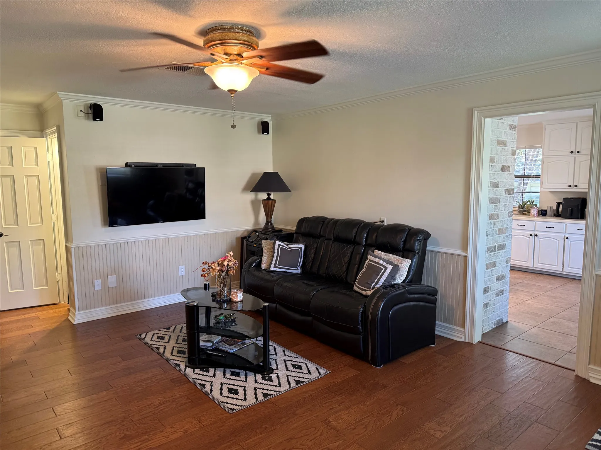 Single Family Residence For Sale in Tarrant County , 6004 Lakehurst Drive, Arlington, Texas 76016, 4 Bedroom, 4 Bathroom, 2 Garage spaces, 3,435 Sqft, built in 1984, mls#21374271, Real Estate Agent in Arlington, Homes For Sale in Tarrant county, Homes For Sale in Arlington, Realtor in Arlington Texas, Real Estate Brokerage Independent Realty Texas, Luminita Cordes Realtor