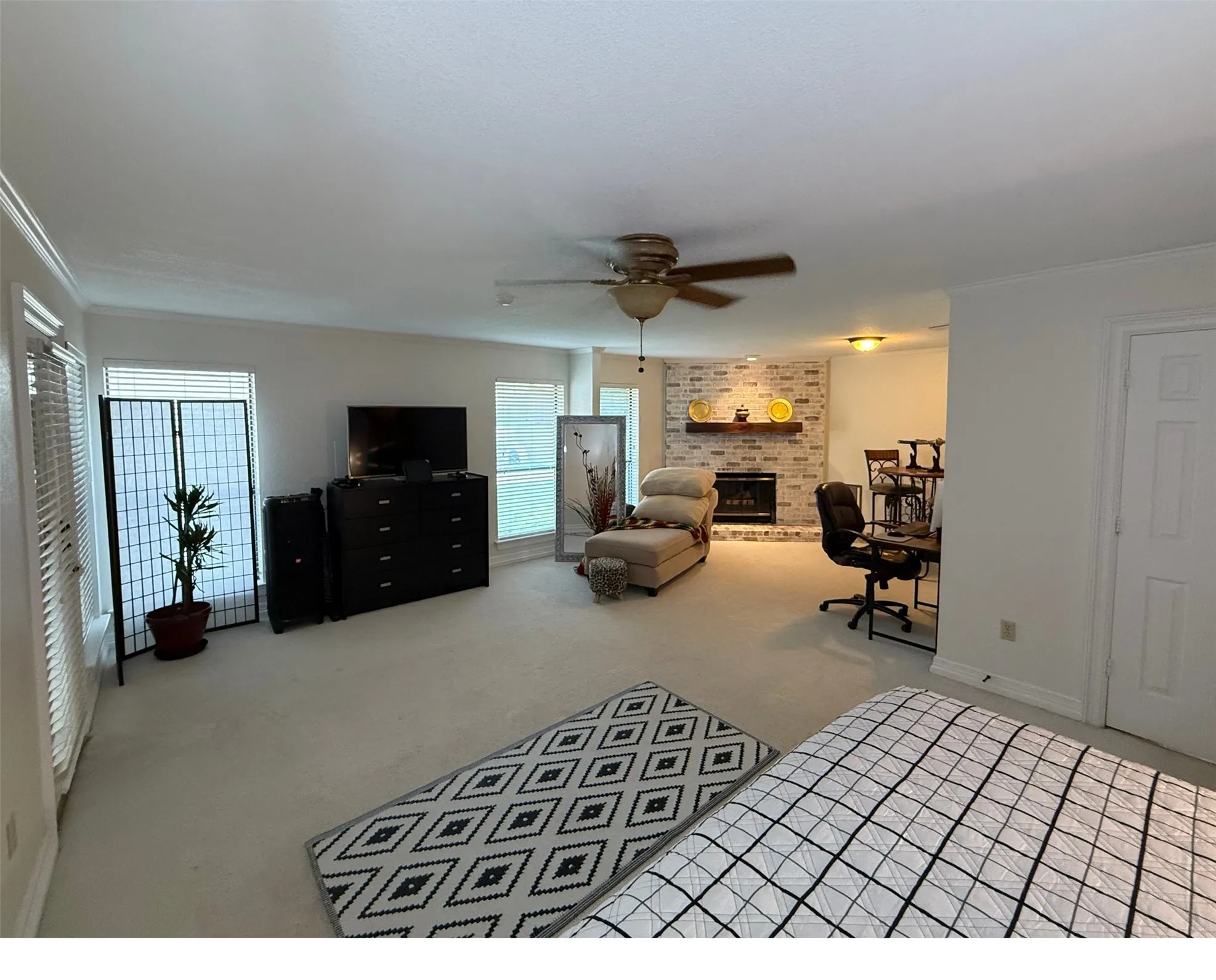 Single Family Residence For Sale in Tarrant County , 6004 Lakehurst Drive, Arlington, Texas 76016, 4 Bedroom, 4 Bathroom, 2 Garage spaces, 3,435 Sqft, built in 1984, mls#21374271, Real Estate Agent in Arlington, Homes For Sale in Tarrant county, Homes For Sale in Arlington, Realtor in Arlington Texas, Real Estate Brokerage Independent Realty Texas, Luminita Cordes Realtor