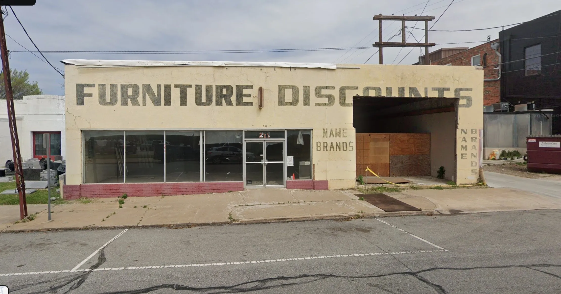 Retail For Sale in Grayson County , 211 W Lamar Street, Sherman, Texas 75090, 0, 0, Garage spaces, 0 Sqft, built in 1940, mls#21391608, Real Estate Agent in Sherman, Homes For Sale in Grayson county, Homes For Sale in Sherman, Realtor in Sherman Texas, Real Estate Brokerage Independent Realty Texas, Luminita Cordes Realtor