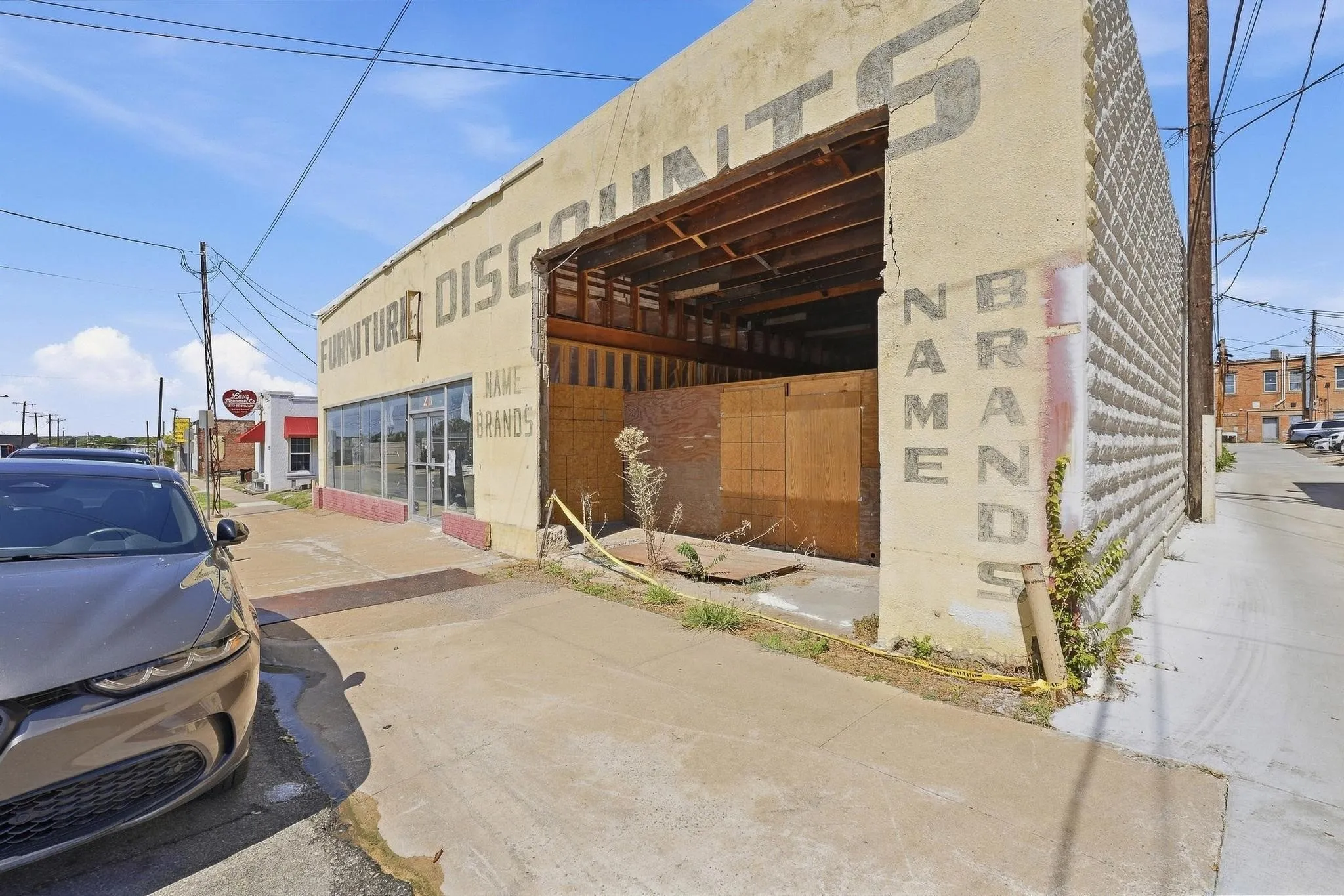 Retail For Sale in Grayson County , 211 W Lamar Street, Sherman, Texas 75090, 0, 0, Garage spaces, 0 Sqft, built in 1940, mls#21391608, Real Estate Agent in Sherman, Homes For Sale in Grayson county, Homes For Sale in Sherman, Realtor in Sherman Texas, Real Estate Brokerage Independent Realty Texas, Luminita Cordes Realtor