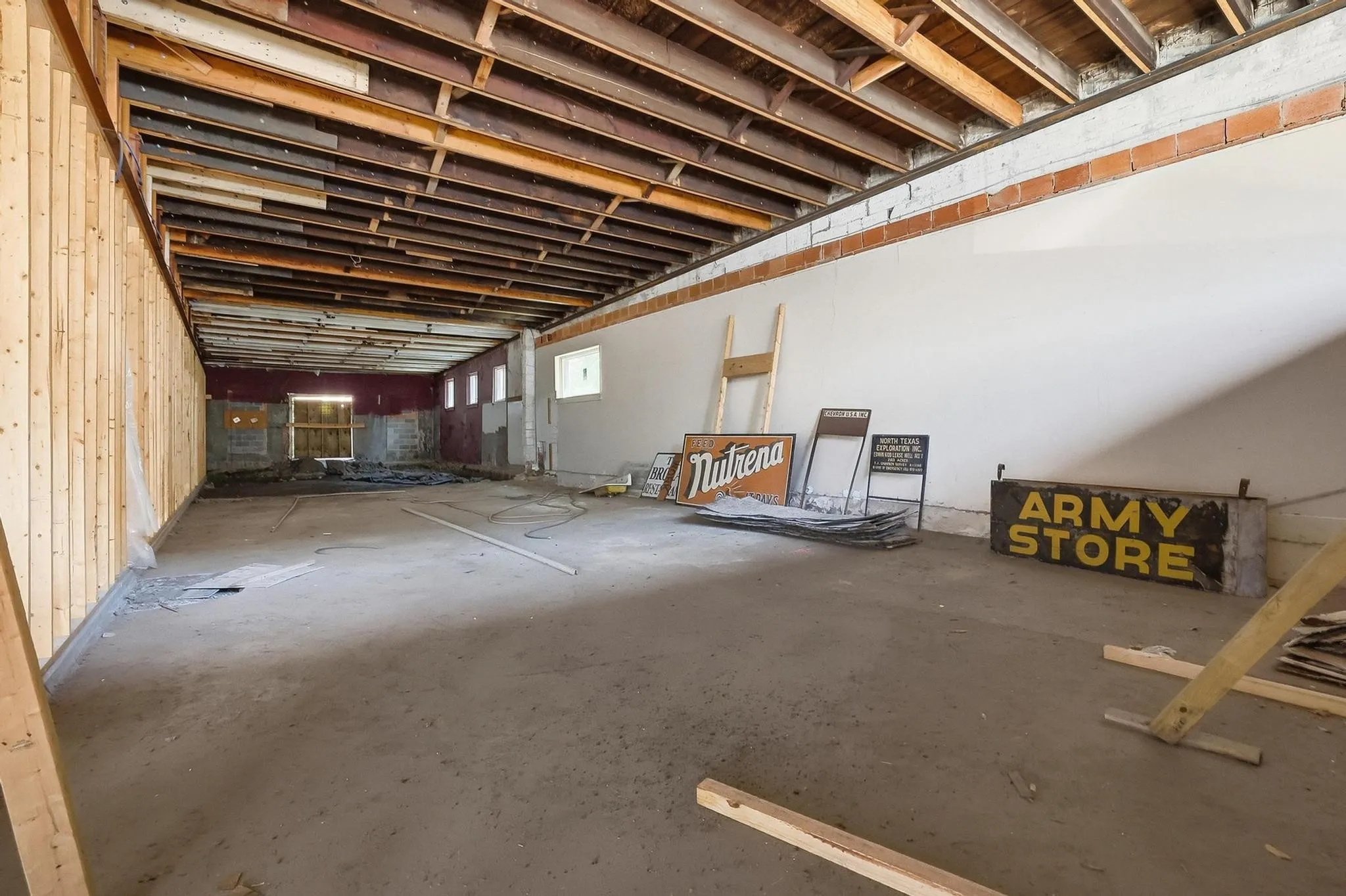Retail For Sale in Grayson County , 211 W Lamar Street, Sherman, Texas 75090, 0, 0, Garage spaces, 0 Sqft, built in 1940, mls#21391608, Real Estate Agent in Sherman, Homes For Sale in Grayson county, Homes For Sale in Sherman, Realtor in Sherman Texas, Real Estate Brokerage Independent Realty Texas, Luminita Cordes Realtor