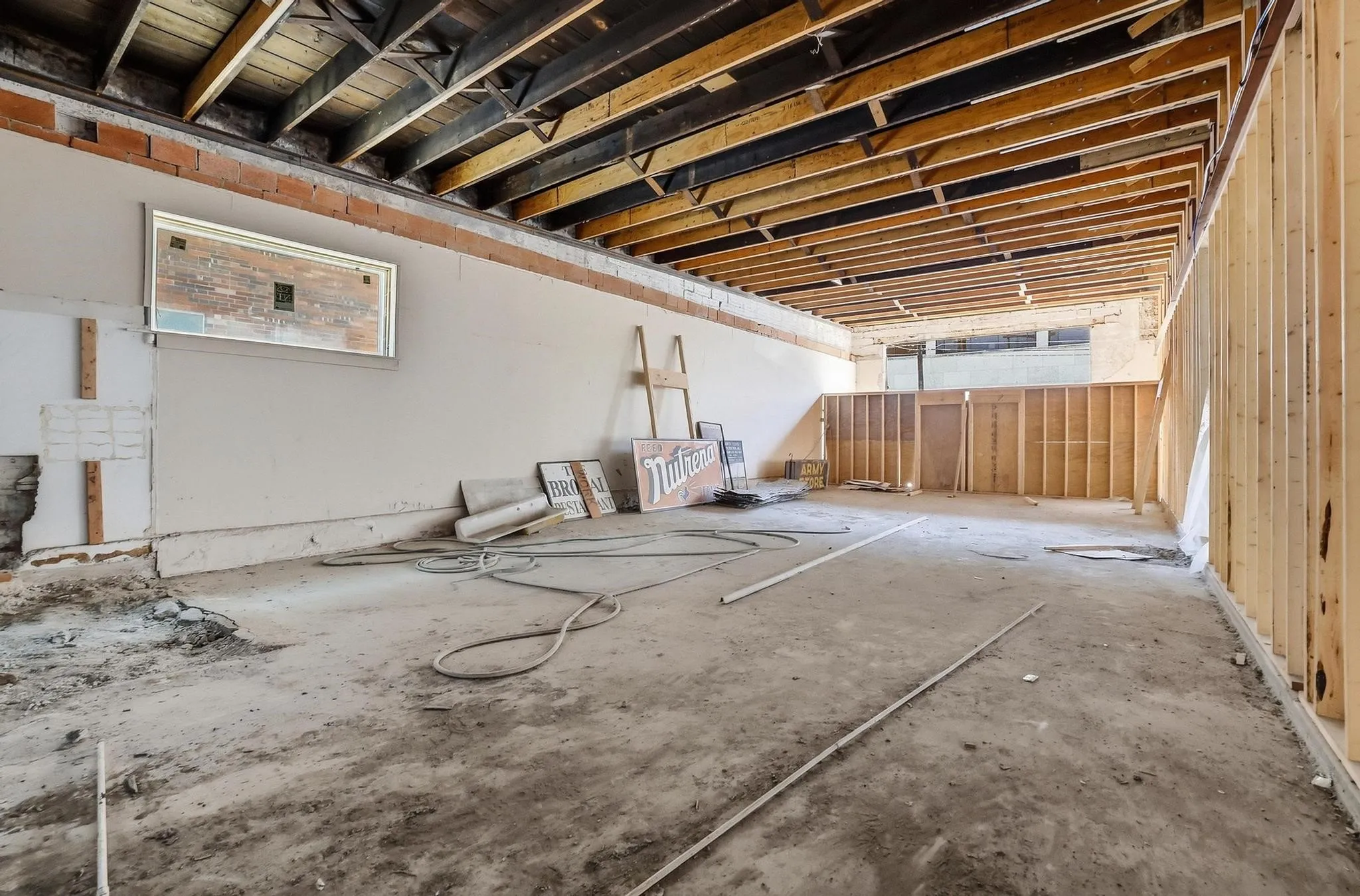 Retail For Sale in Grayson County , 211 W Lamar Street, Sherman, Texas 75090, 0, 0, Garage spaces, 0 Sqft, built in 1940, mls#21391608, Real Estate Agent in Sherman, Homes For Sale in Grayson county, Homes For Sale in Sherman, Realtor in Sherman Texas, Real Estate Brokerage Independent Realty Texas, Luminita Cordes Realtor