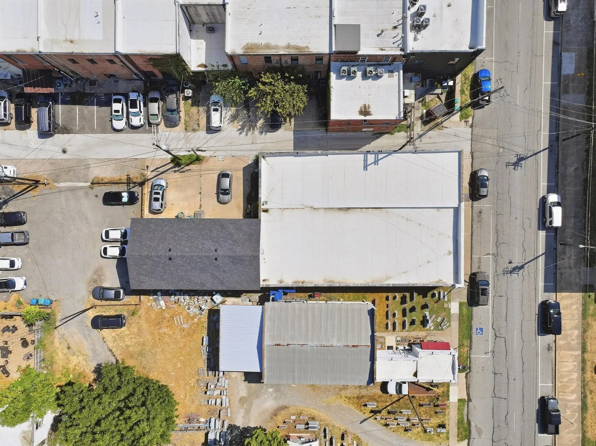 Retail For Sale in Grayson County , 211 W Lamar Street, Sherman, Texas 75090, 0, 0, Garage spaces, 0 Sqft, built in 1940, mls#21391608, Real Estate Agent in Sherman, Homes For Sale in Grayson county, Homes For Sale in Sherman, Realtor in Sherman Texas, Real Estate Brokerage Independent Realty Texas, Luminita Cordes Realtor