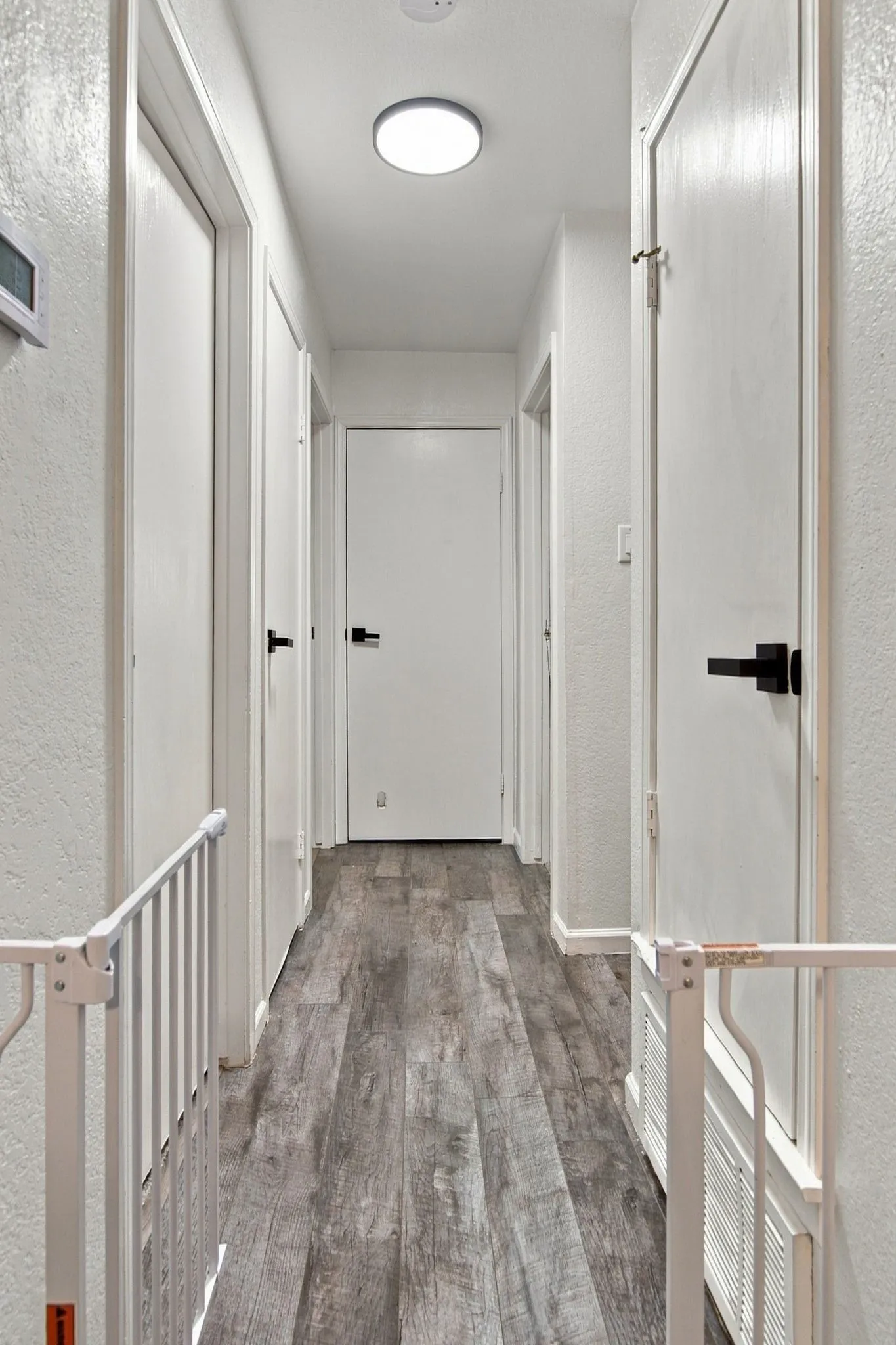 Single Family Residence For Sale in Tarrant County , 831 Beverly Drive, Grapevine, Texas 76051, 3 Bedroom, 2 Bathroom, 2 Garage spaces, 1,458 Sqft, built in 1982, mls#21391609, Real Estate Agent in Grapevine, Homes For Sale in Tarrant county, Homes For Sale in Grapevine, Realtor in Grapevine Texas, Real Estate Brokerage Independent Realty Texas, Luminita Cordes Realtor