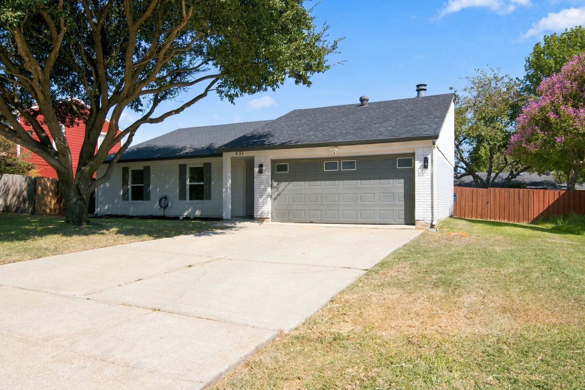 Single Family Residence For Sale in Tarrant County , 831 Beverly Drive, Grapevine, Texas 76051, 3 Bedroom, 2 Bathroom, 2 Garage spaces, 1,458 Sqft, built in 1982, mls#21391609, Real Estate Agent in Grapevine, Homes For Sale in Tarrant county, Homes For Sale in Grapevine, Realtor in Grapevine Texas, Real Estate Brokerage Independent Realty Texas, Luminita Cordes Realtor
