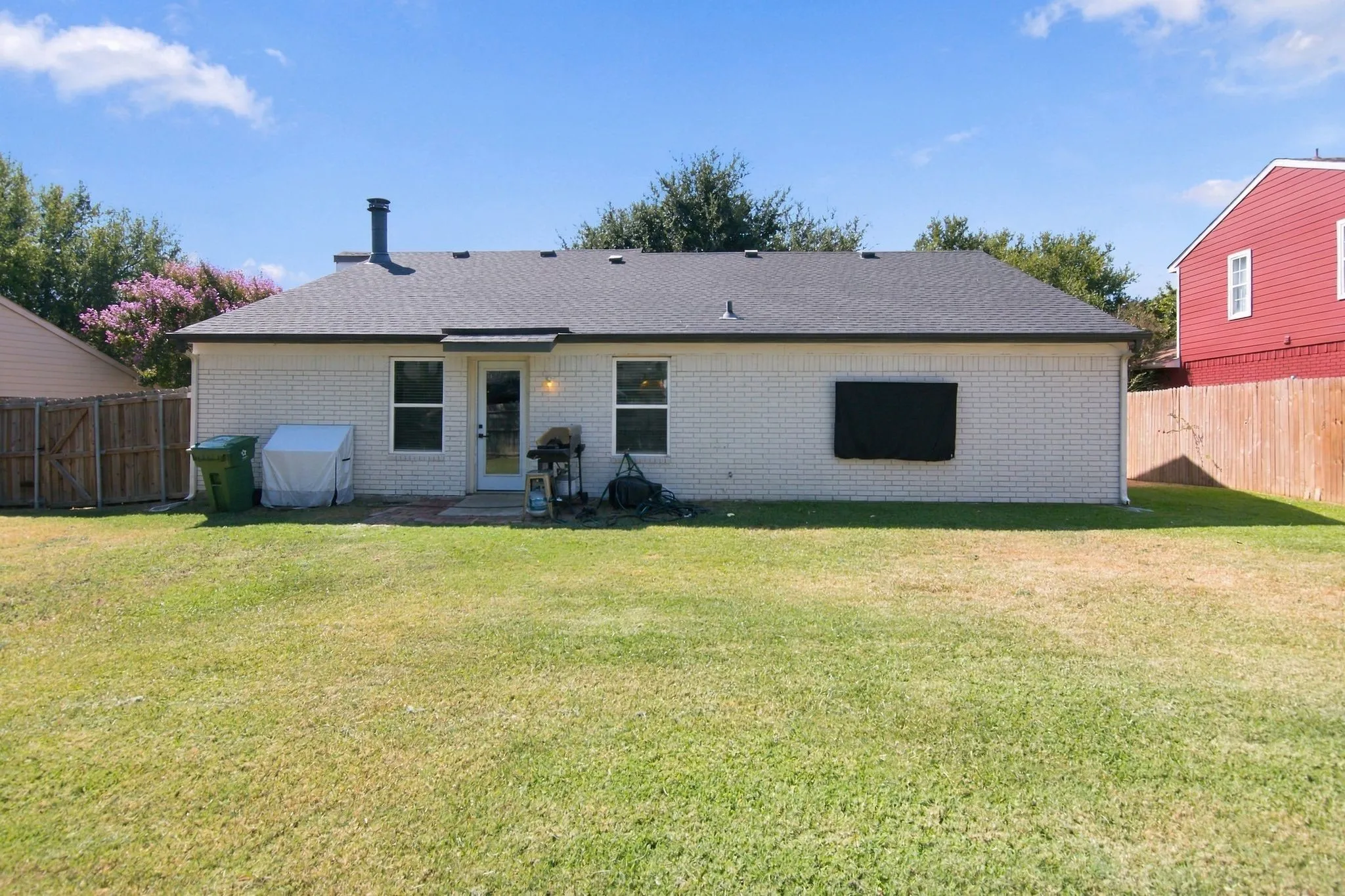 Single Family Residence For Sale in Tarrant County , 831 Beverly Drive, Grapevine, Texas 76051, 3 Bedroom, 2 Bathroom, 2 Garage spaces, 1,458 Sqft, built in 1982, mls#21391609, Real Estate Agent in Grapevine, Homes For Sale in Tarrant county, Homes For Sale in Grapevine, Realtor in Grapevine Texas, Real Estate Brokerage Independent Realty Texas, Luminita Cordes Realtor