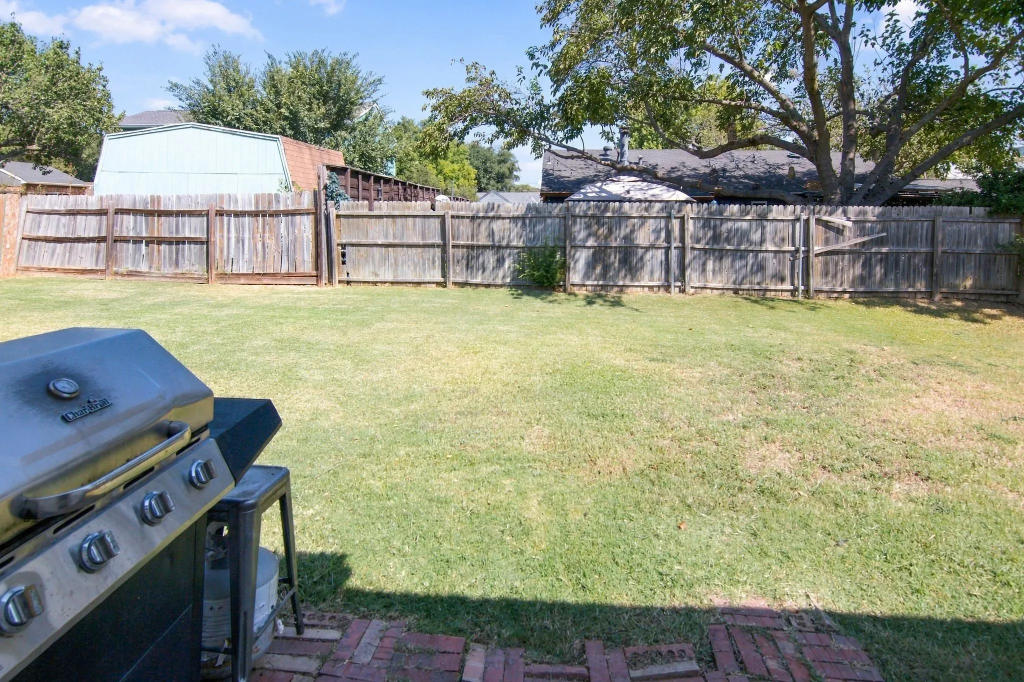 Single Family Residence For Sale in Tarrant County , 831 Beverly Drive, Grapevine, Texas 76051, 3 Bedroom, 2 Bathroom, 2 Garage spaces, 1,458 Sqft, built in 1982, mls#21391609, Real Estate Agent in Grapevine, Homes For Sale in Tarrant county, Homes For Sale in Grapevine, Realtor in Grapevine Texas, Real Estate Brokerage Independent Realty Texas, Luminita Cordes Realtor