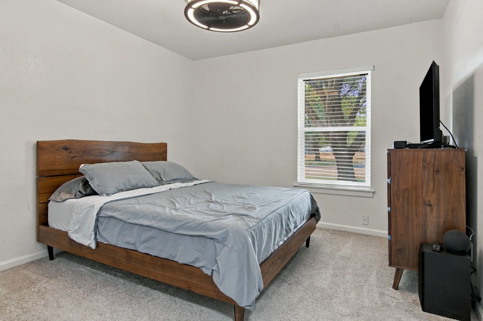 Single Family Residence For Sale in Tarrant County , 831 Beverly Drive, Grapevine, Texas 76051, 3 Bedroom, 2 Bathroom, 2 Garage spaces, 1,458 Sqft, built in 1982, mls#21391609, Real Estate Agent in Grapevine, Homes For Sale in Tarrant county, Homes For Sale in Grapevine, Realtor in Grapevine Texas, Real Estate Brokerage Independent Realty Texas, Luminita Cordes Realtor