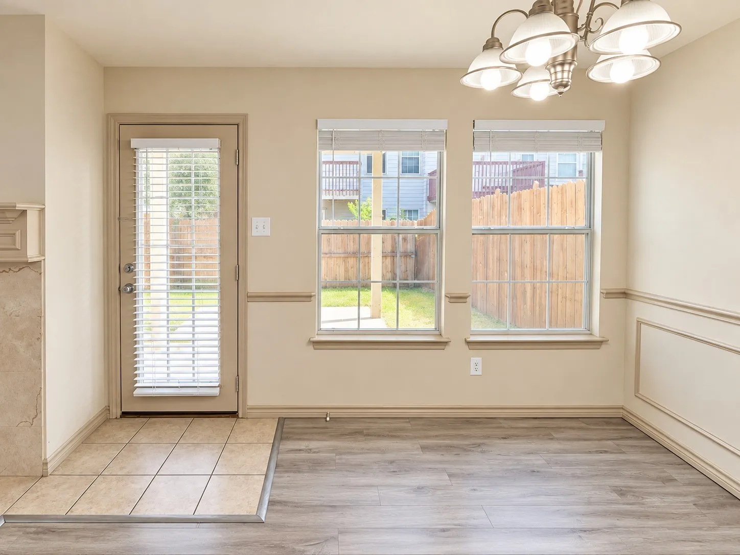 Townhouse For Sale in Tarrant County , 12620 Bay Avenue, Fort Worth, Texas 76040, 3 Bedroom, 3 Bathroom, 1 Garage spaces, 1,763 Sqft, built in 2005, mls#21391348, Real Estate Agent in Fort Worth, Homes For Sale in Tarrant county, Homes For Sale in Fort Worth, Realtor in Fort Worth Texas, Real Estate Brokerage Independent Realty Texas, Luminita Cordes Realtor